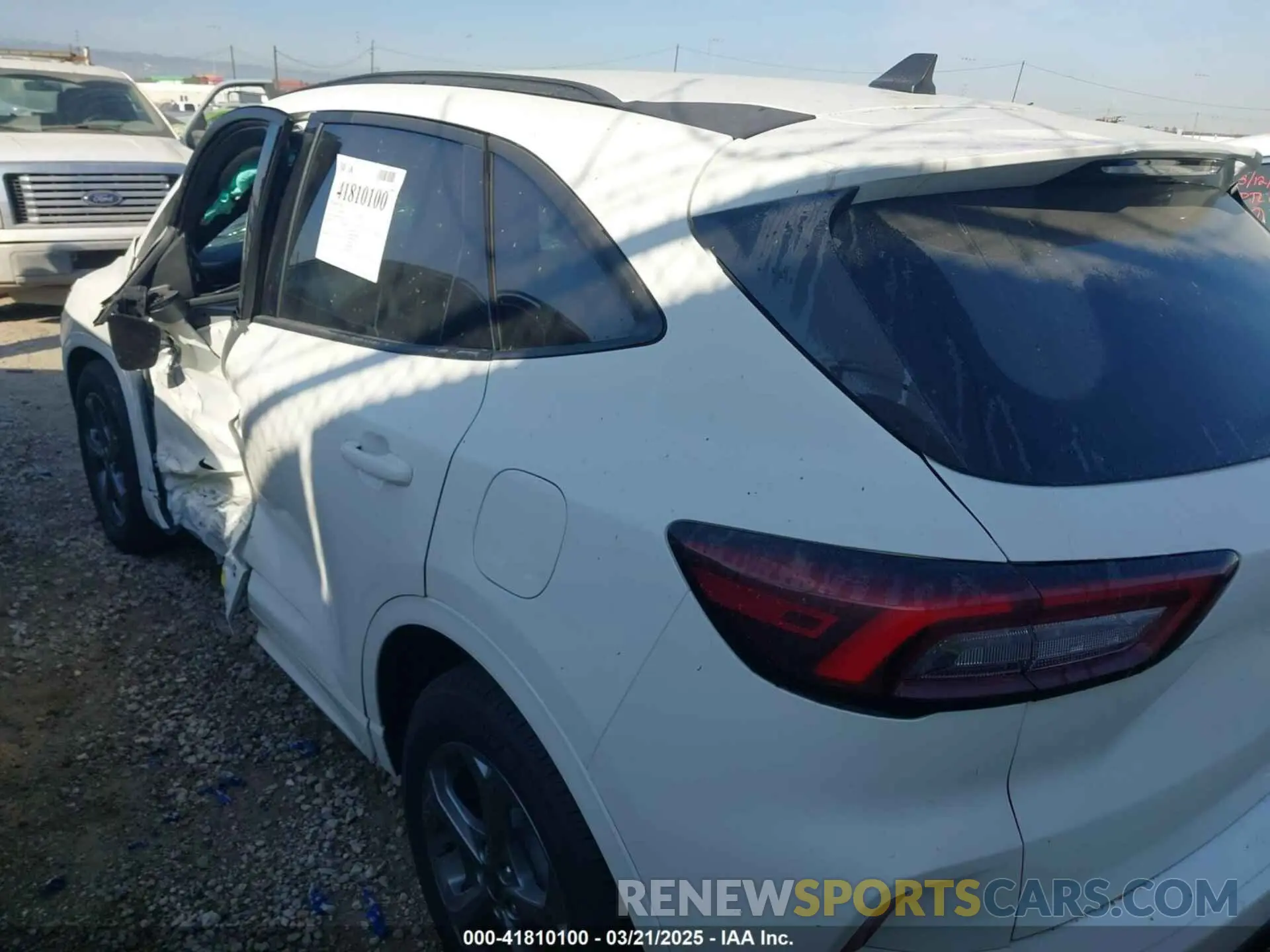 3 Photograph of a damaged car 1FMCU0MZ9RUA31873 FORD ESCAPE 2024