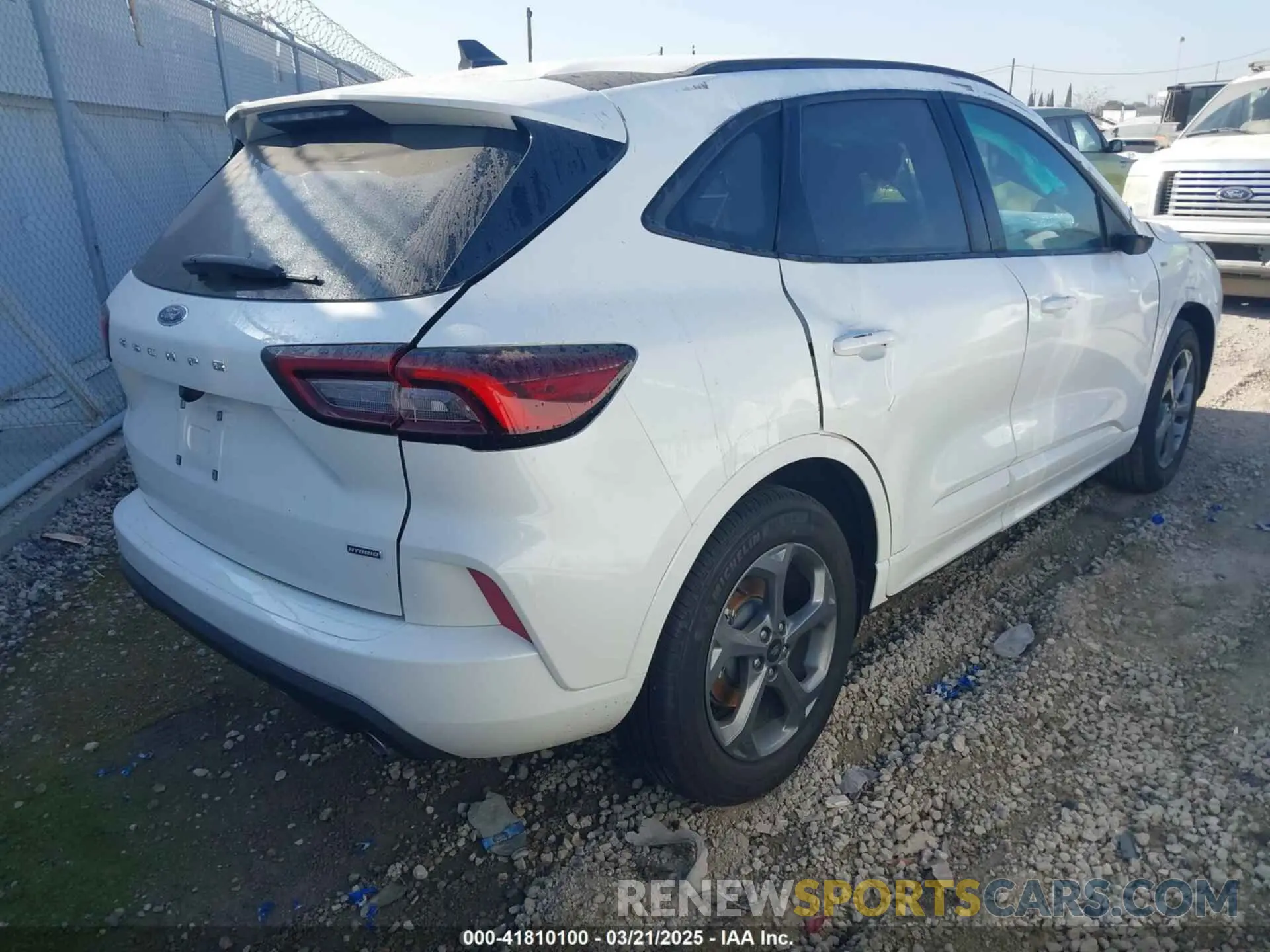 4 Photograph of a damaged car 1FMCU0MZ9RUA31873 FORD ESCAPE 2024