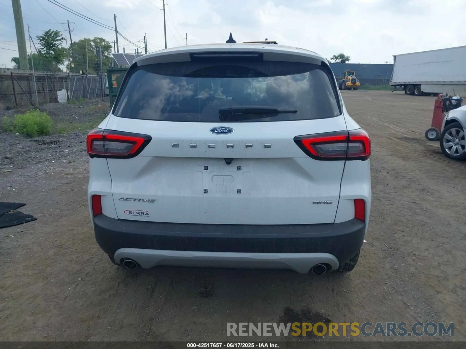 16 Photograph of a damaged car 1FMCU9GN0RUA79758 FORD ESCAPE 2024