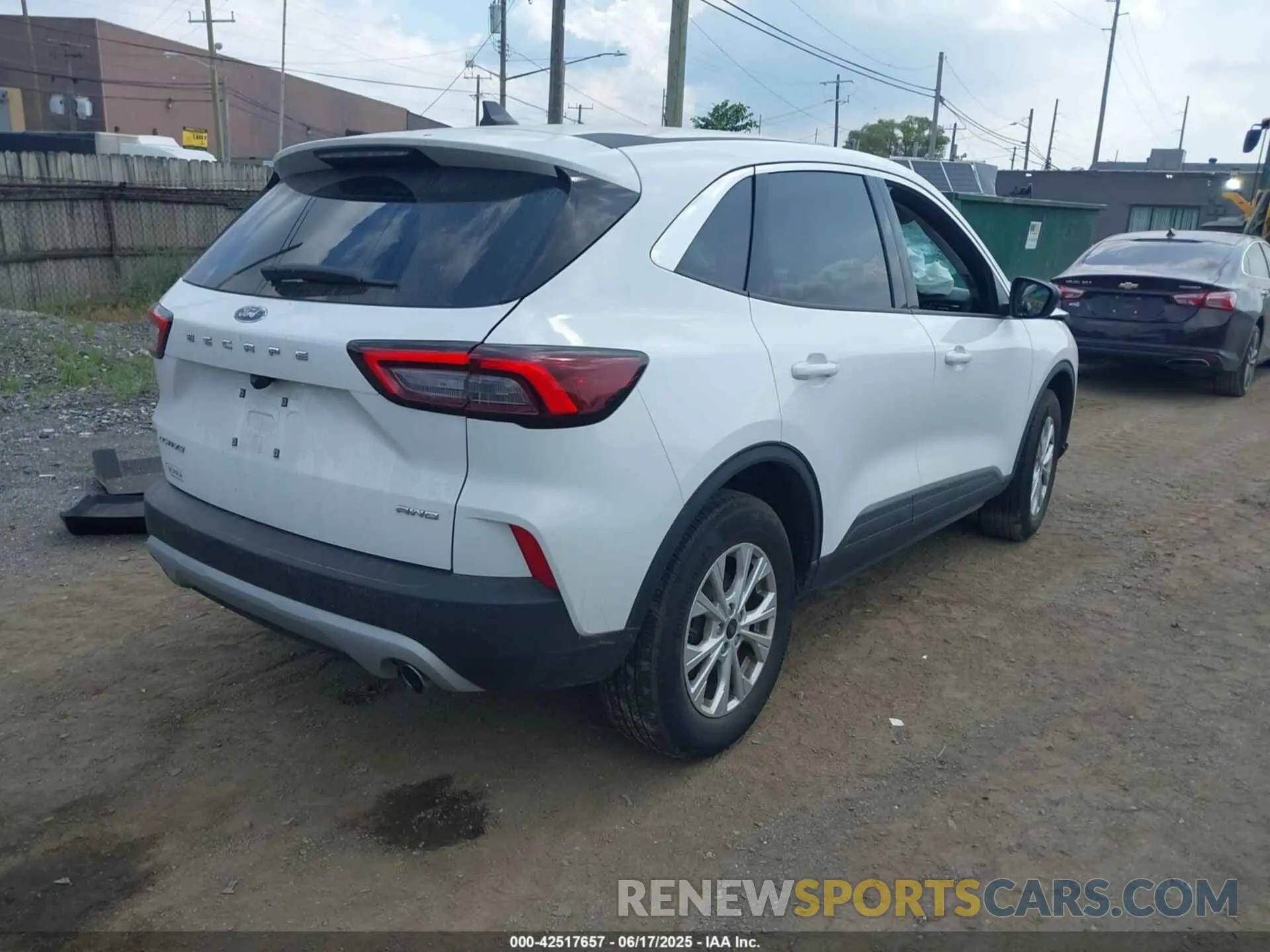 4 Photograph of a damaged car 1FMCU9GN0RUA79758 FORD ESCAPE 2024