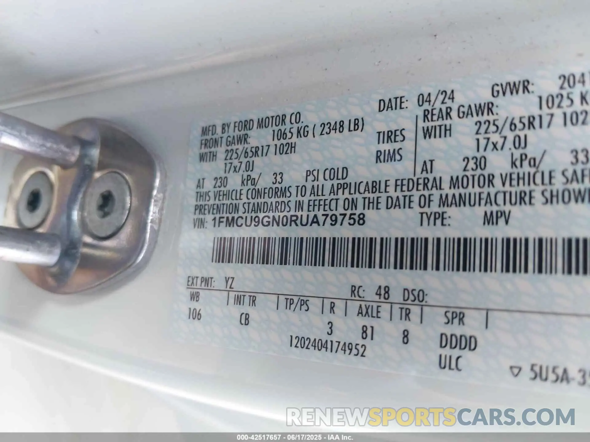 9 Photograph of a damaged car 1FMCU9GN0RUA79758 FORD ESCAPE 2024