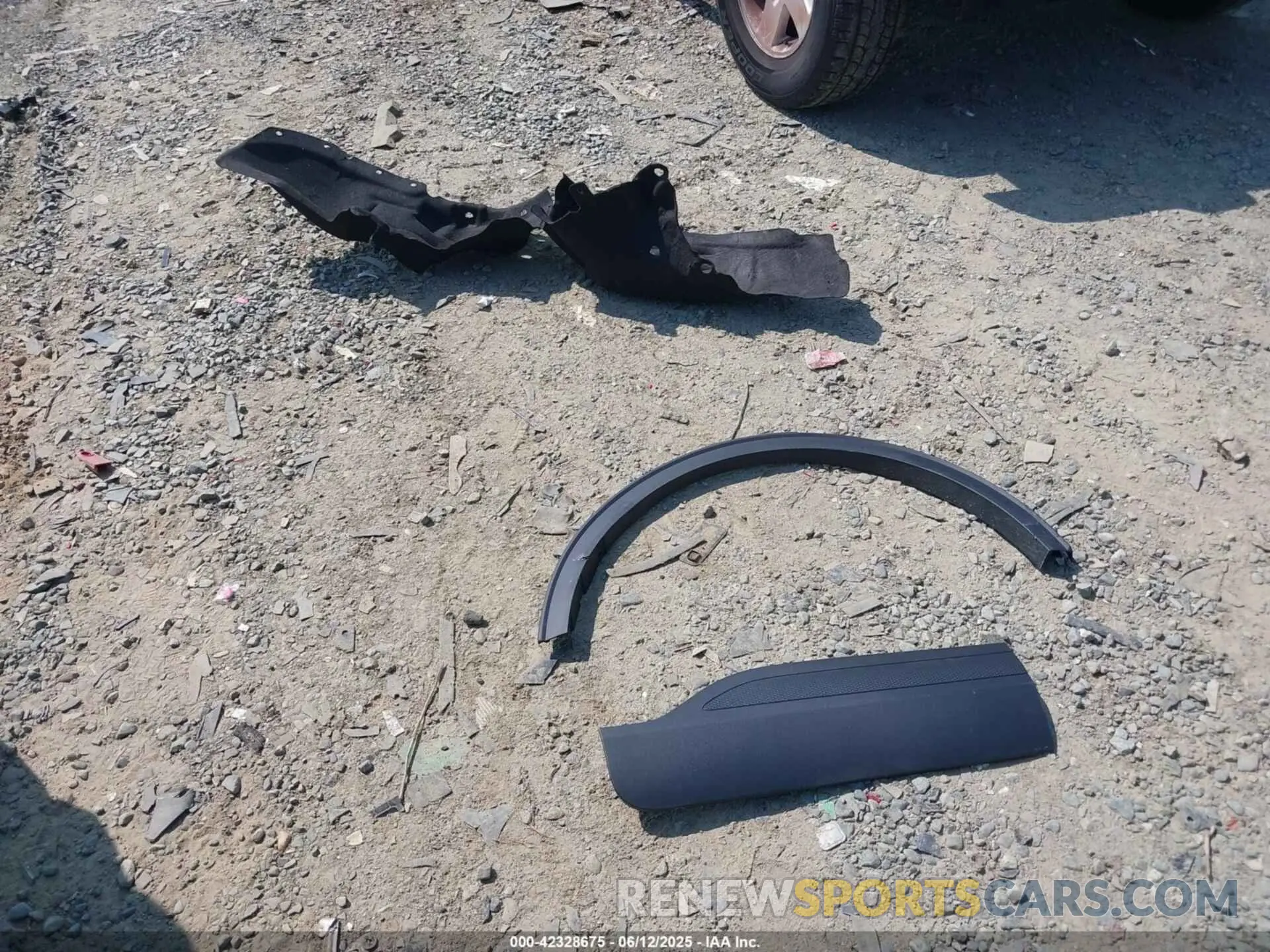 12 Photograph of a damaged car 1FMCU9GN0RUB39361 FORD ESCAPE 2024