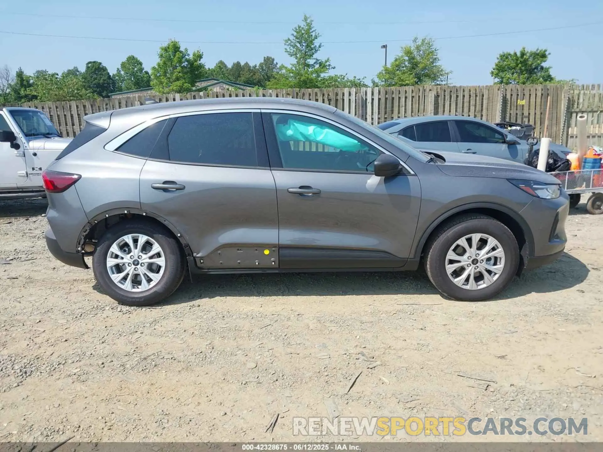 14 Photograph of a damaged car 1FMCU9GN0RUB39361 FORD ESCAPE 2024