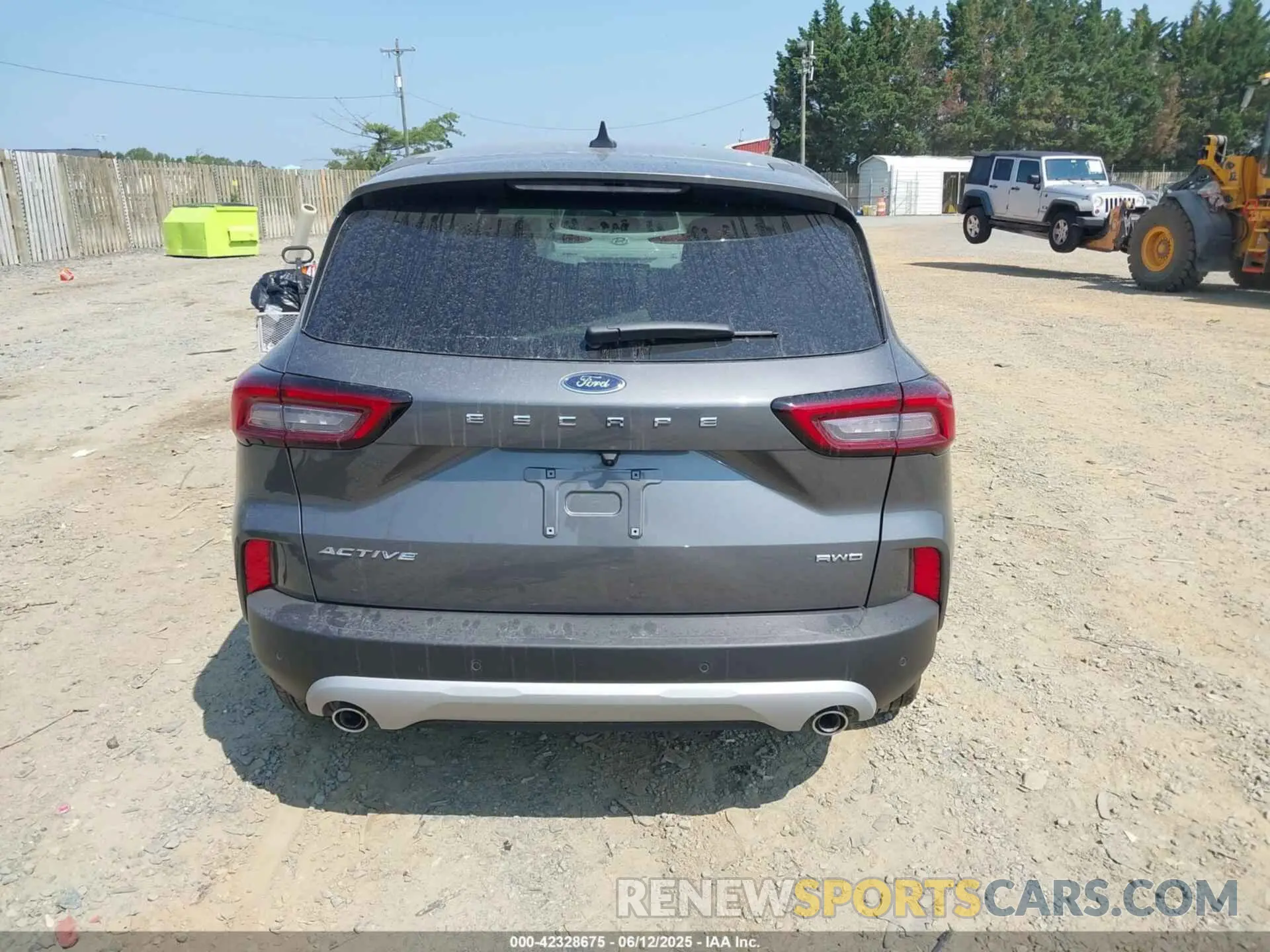 17 Photograph of a damaged car 1FMCU9GN0RUB39361 FORD ESCAPE 2024