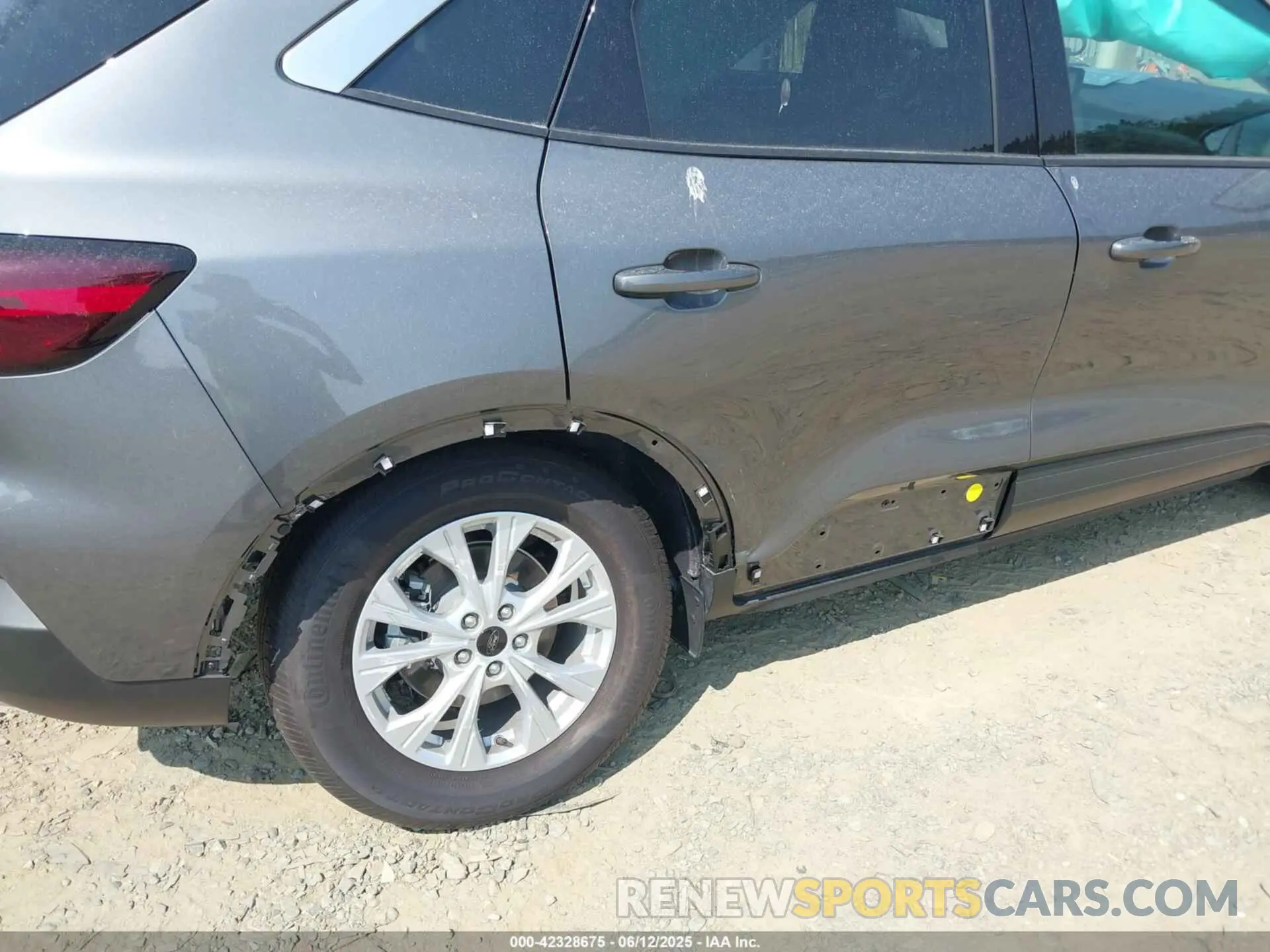 6 Photograph of a damaged car 1FMCU9GN0RUB39361 FORD ESCAPE 2024