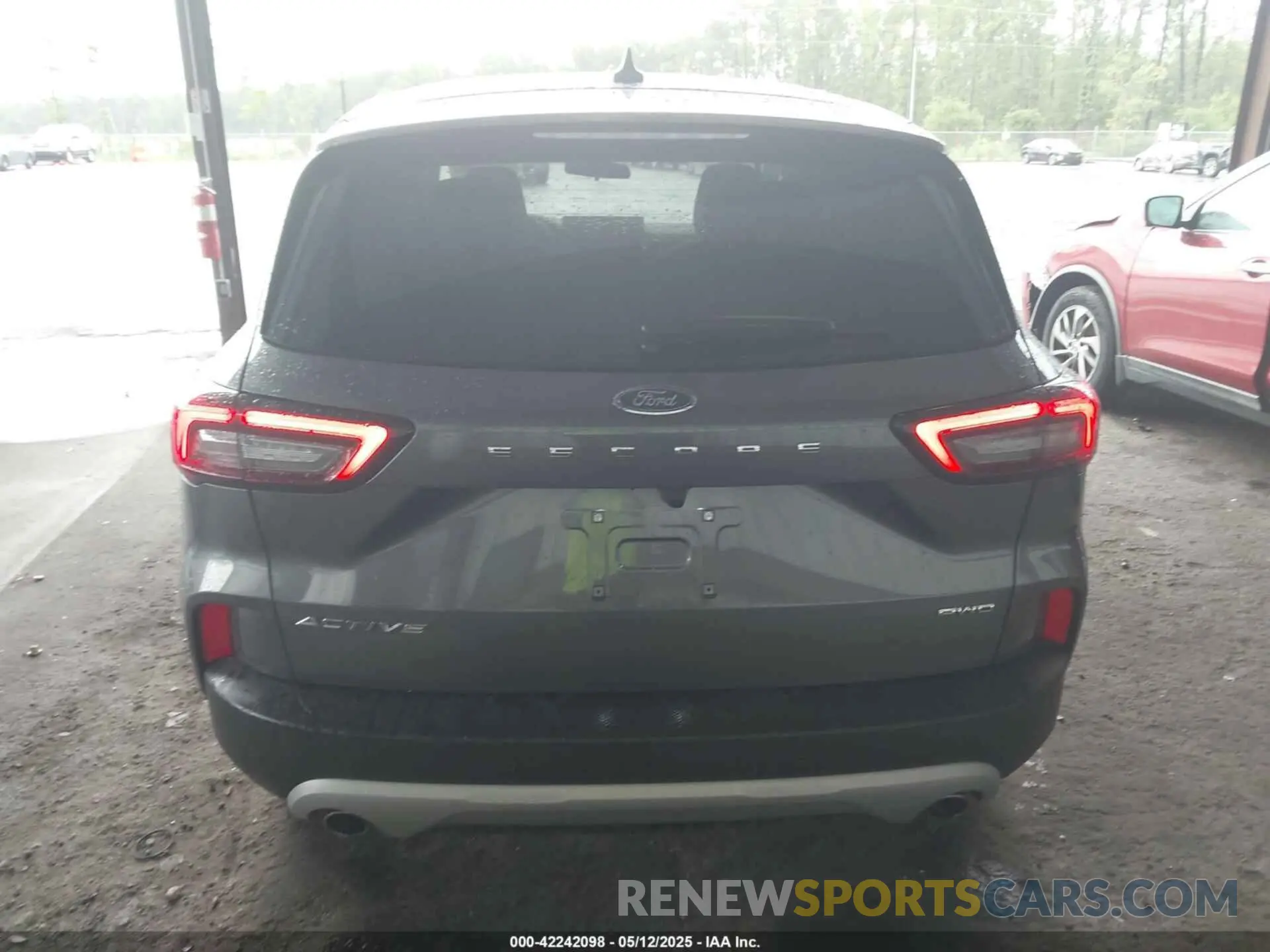 16 Photograph of a damaged car 1FMCU9GN2RUA38595 FORD ESCAPE 2024