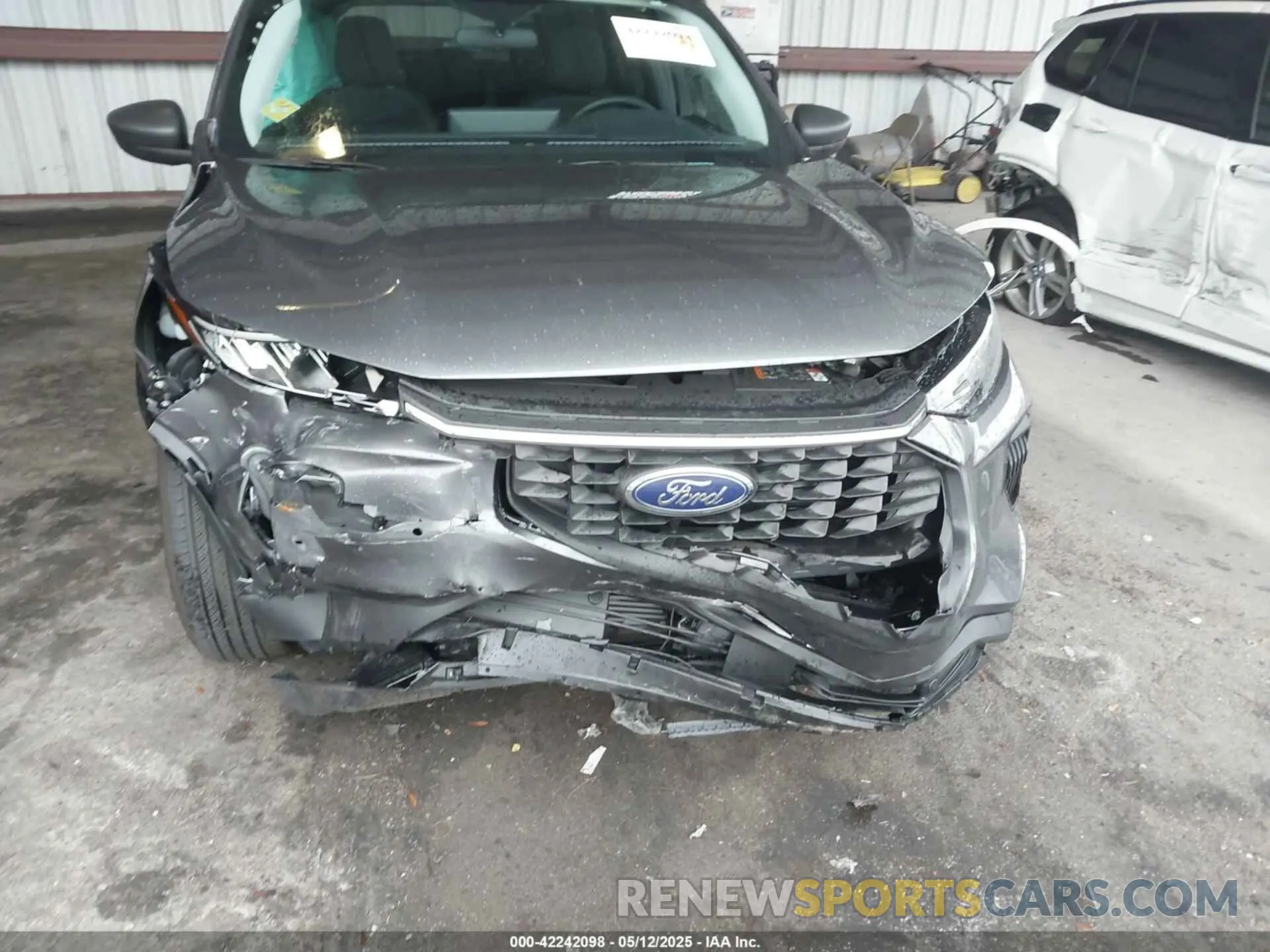 6 Photograph of a damaged car 1FMCU9GN2RUA38595 FORD ESCAPE 2024