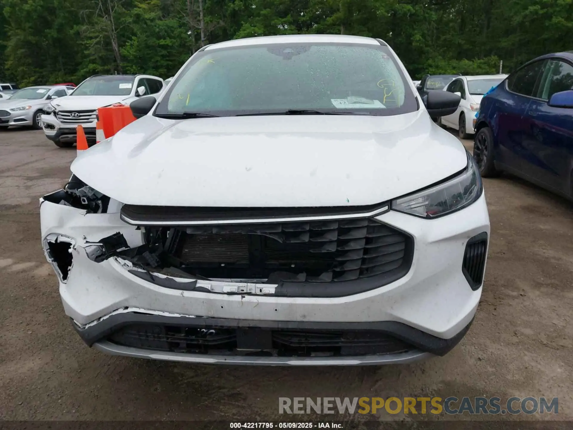 12 Photograph of a damaged car 1FMCU9GN3RUB08475 FORD ESCAPE 2024