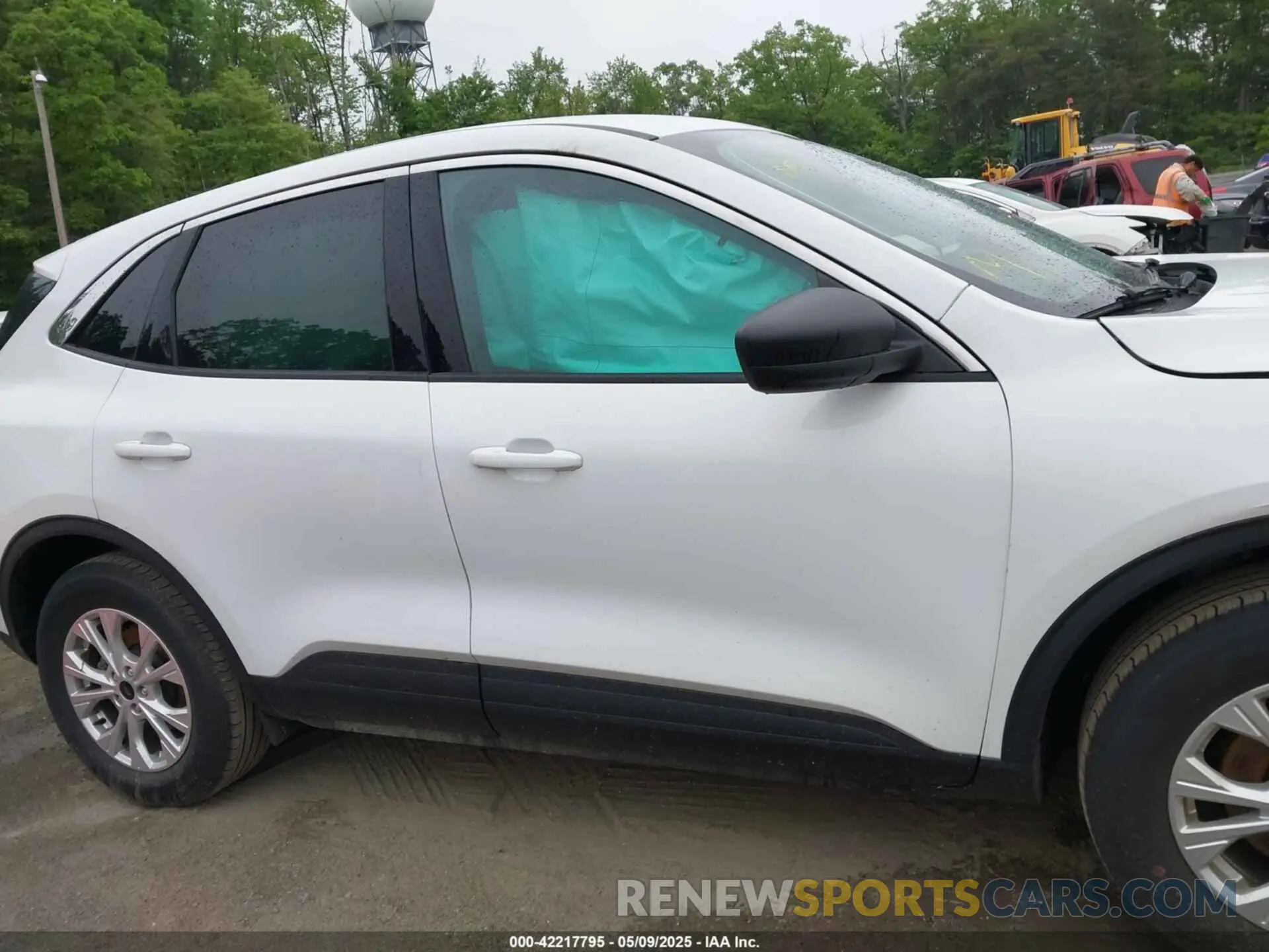 13 Photograph of a damaged car 1FMCU9GN3RUB08475 FORD ESCAPE 2024