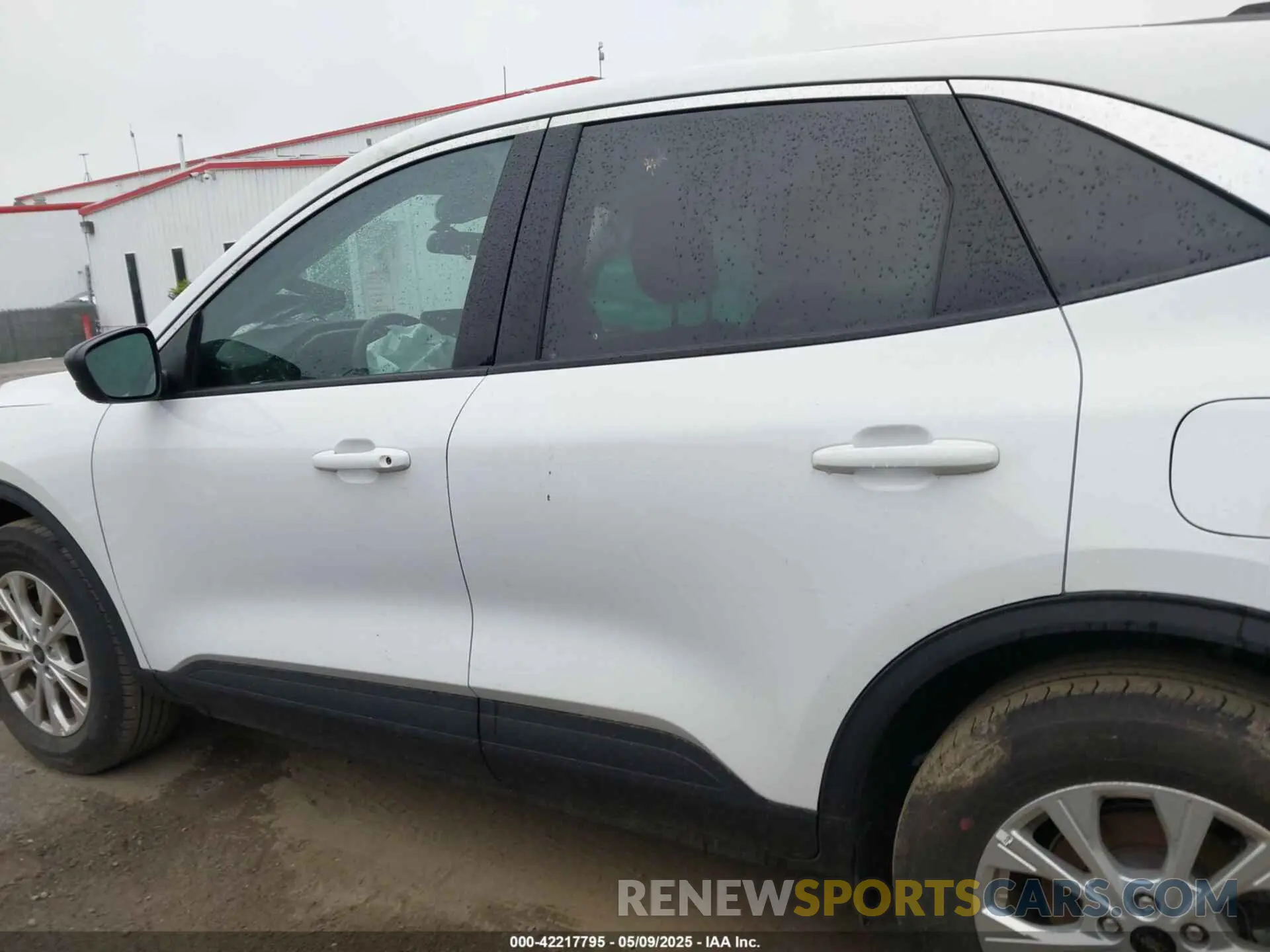 14 Photograph of a damaged car 1FMCU9GN3RUB08475 FORD ESCAPE 2024