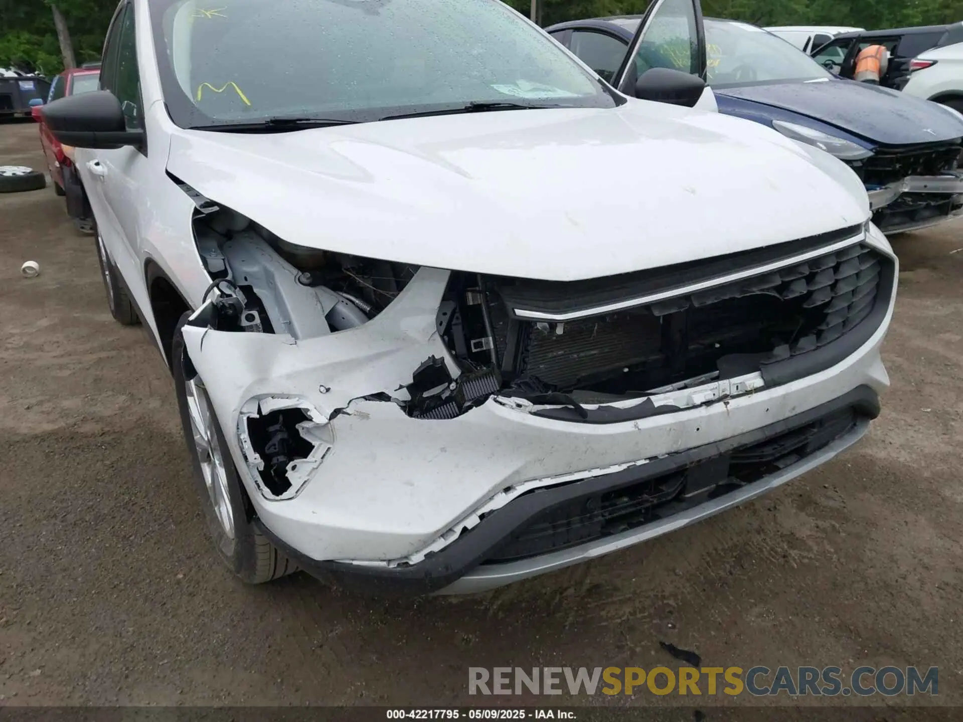 6 Photograph of a damaged car 1FMCU9GN3RUB08475 FORD ESCAPE 2024