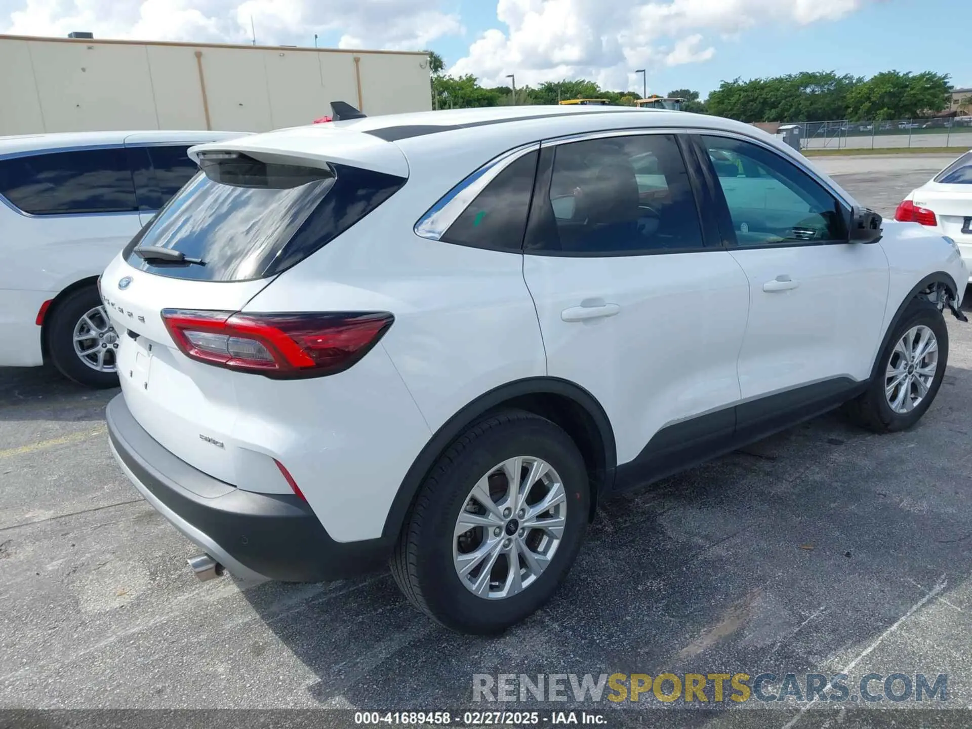 4 Photograph of a damaged car 1FMCU9GN4RUA24519 FORD ESCAPE 2024