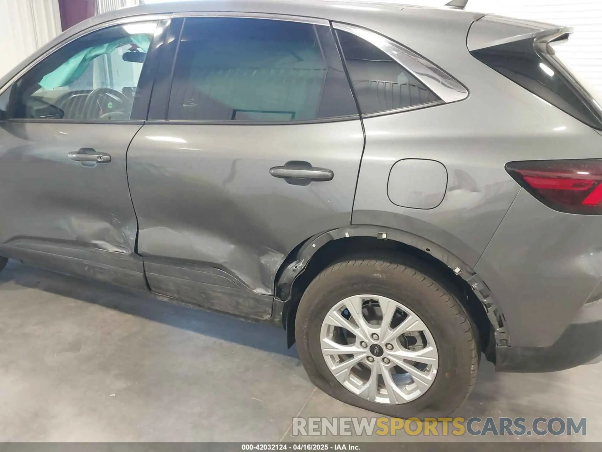 6 Photograph of a damaged car 1FMCU9GN4RUA66396 FORD ESCAPE 2024