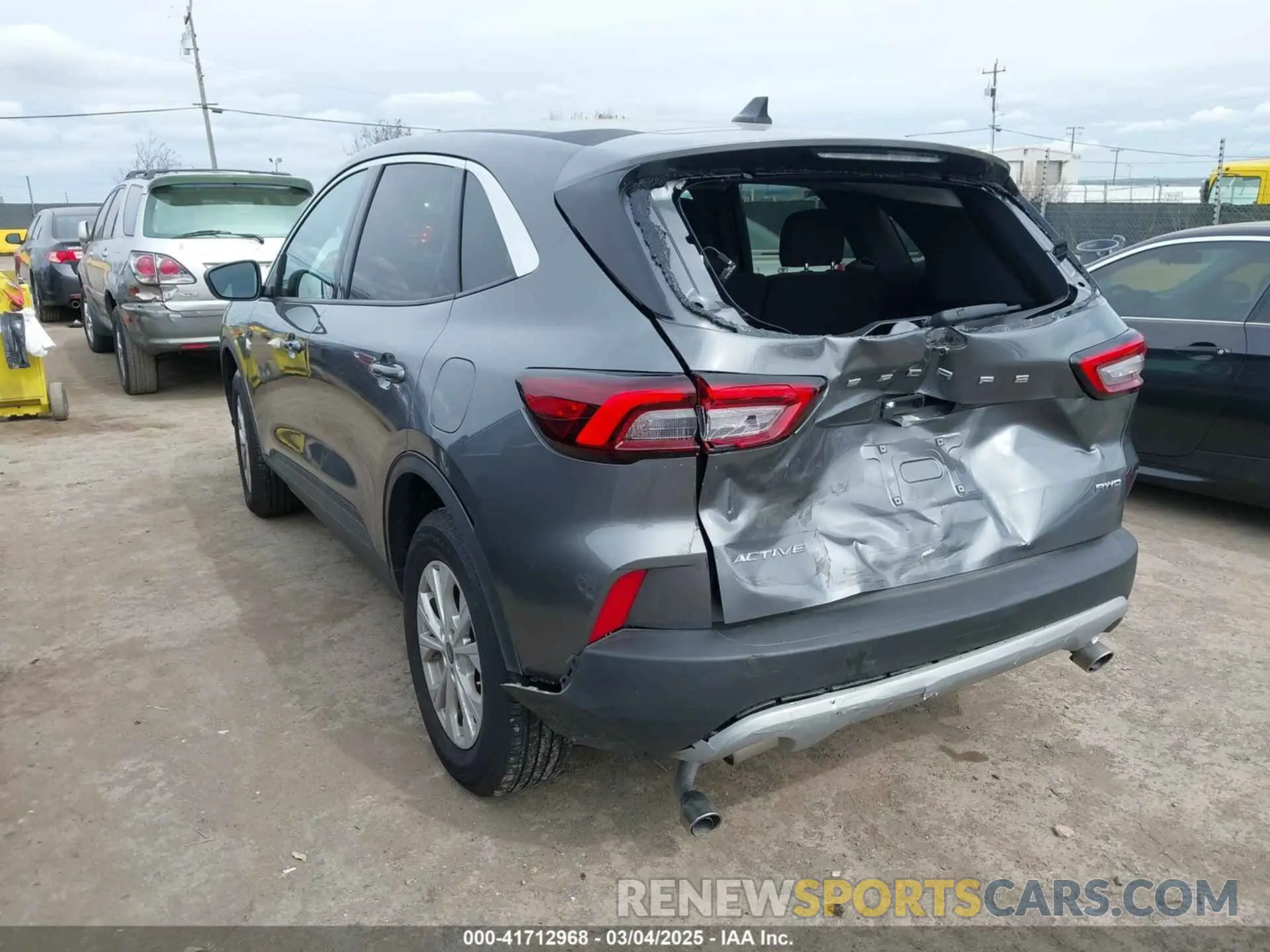 3 Photograph of a damaged car 1FMCU9GN5RUA55312 FORD ESCAPE 2024