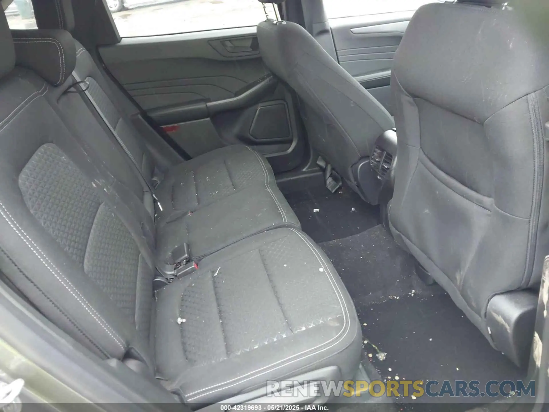 8 Photograph of a damaged car 1FMCU9GN5RUB14794 FORD ESCAPE 2024