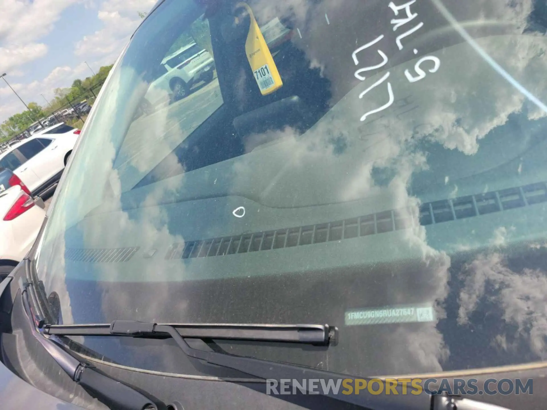 32 Photograph of a damaged car 1FMCU9GN6RUA27647 FORD ESCAPE 2024