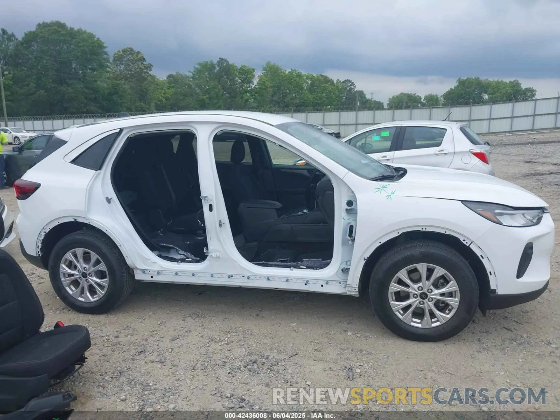 13 Photograph of a damaged car 1FMCU9GN6RUA37577 FORD ESCAPE 2024