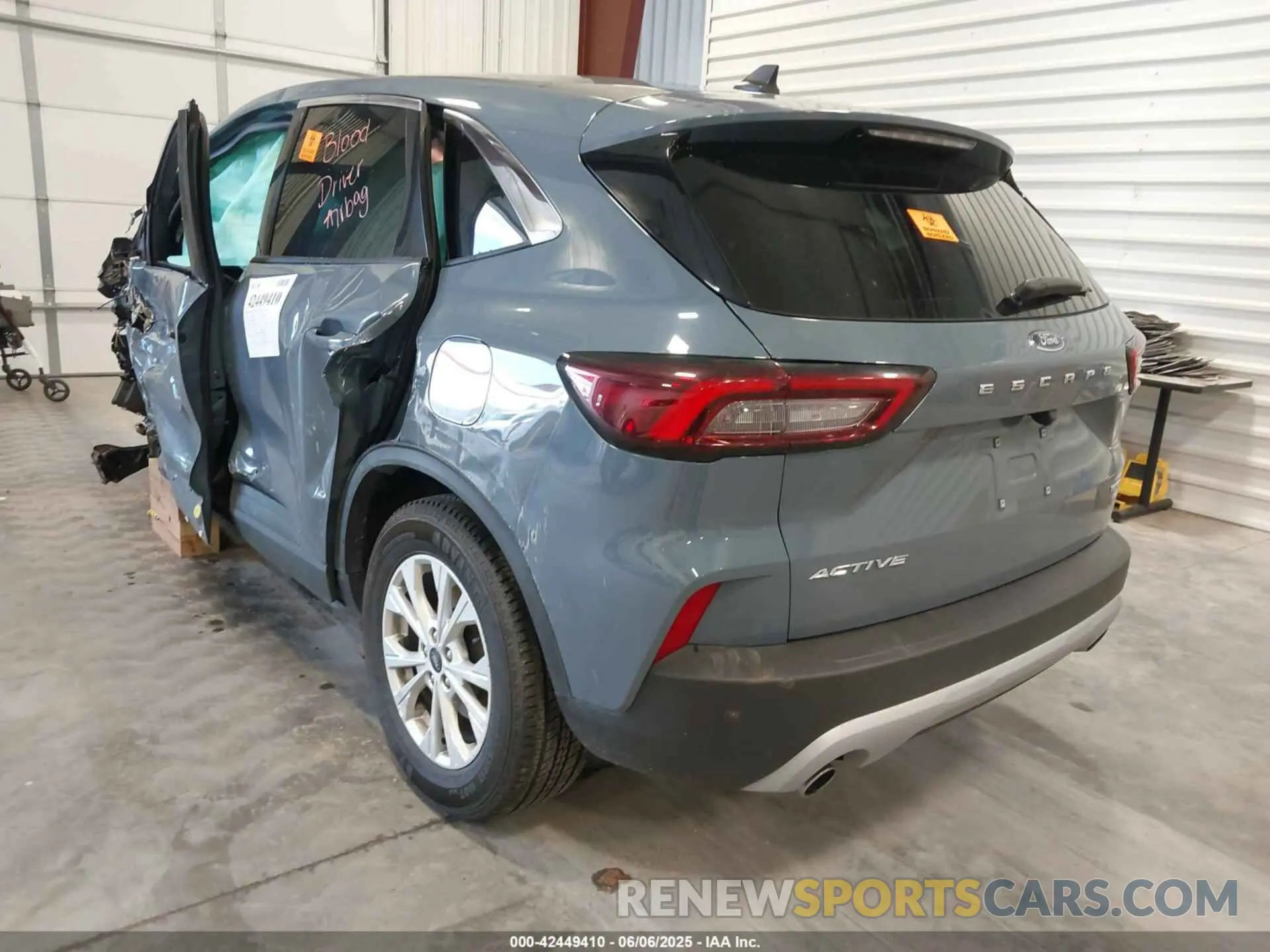 3 Photograph of a damaged car 1FMCU9GN6RUA86293 FORD ESCAPE 2024