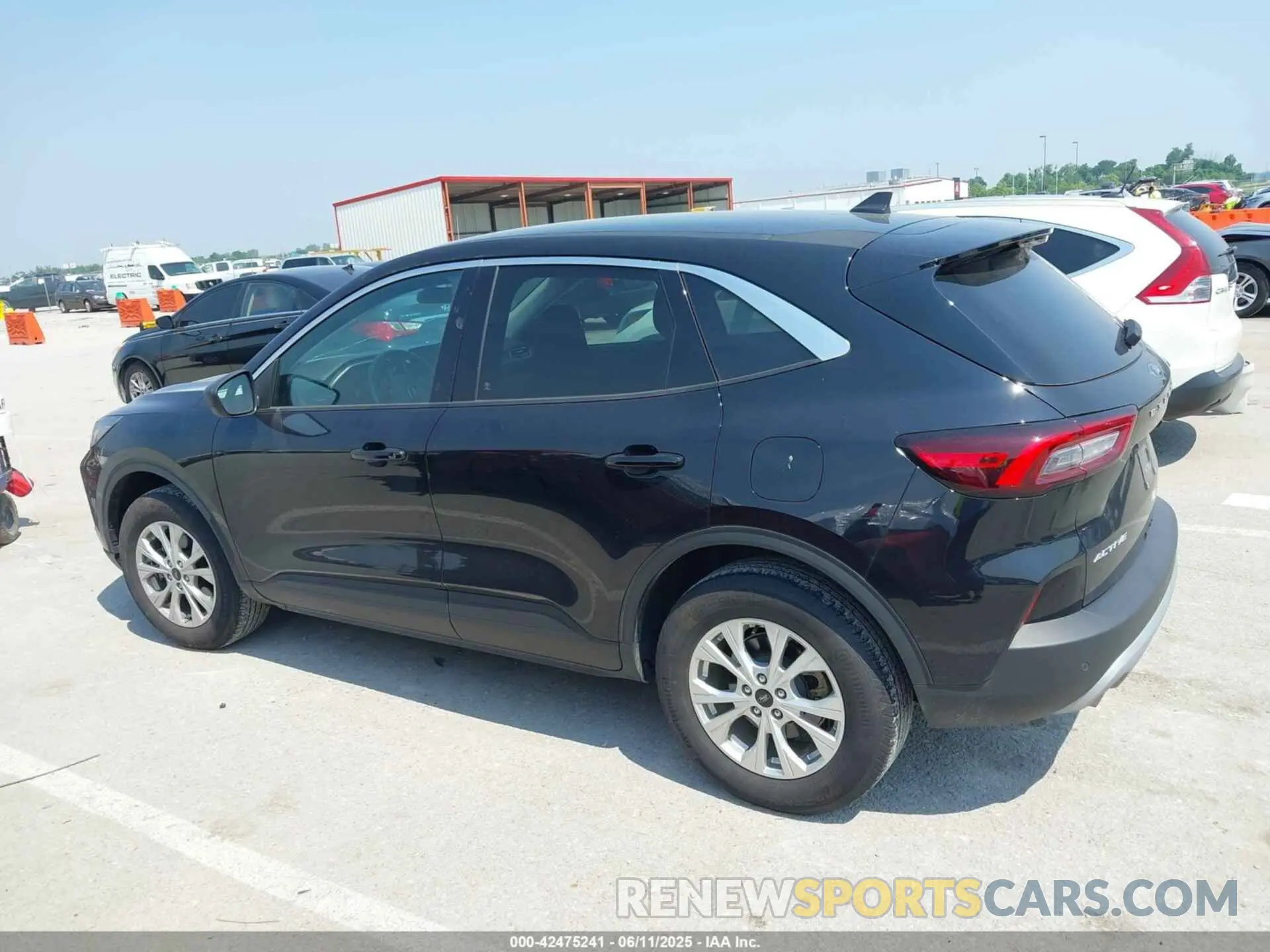 14 Photograph of a damaged car 1FMCU9GN7RUA01364 FORD ESCAPE 2024