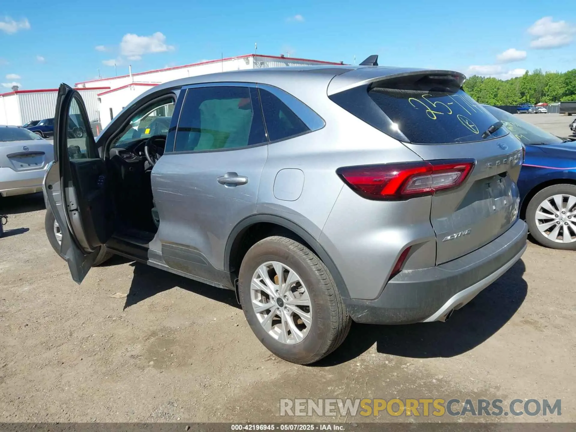 3 Photograph of a damaged car 1FMCU9GN7RUA63024 FORD ESCAPE 2024