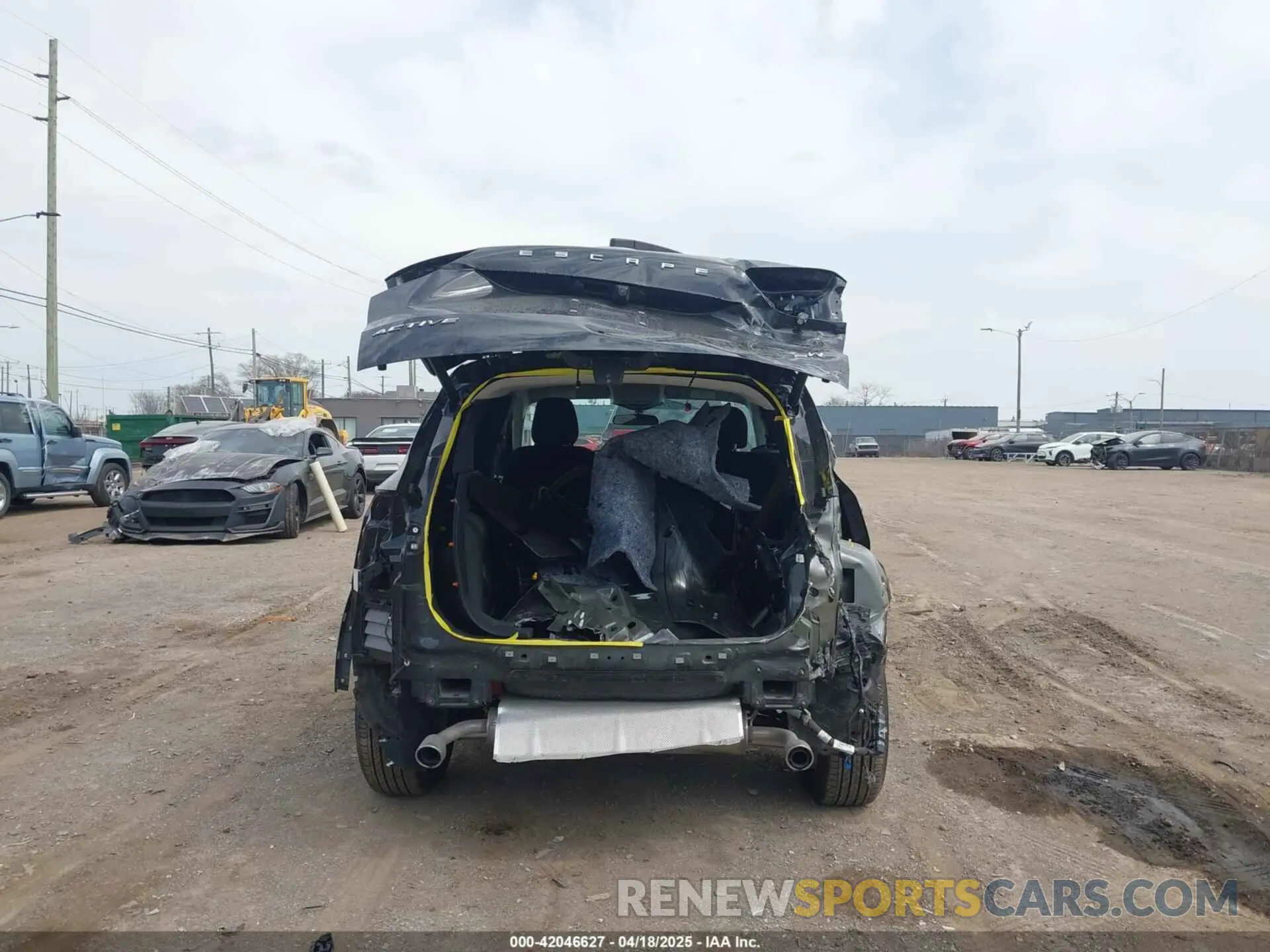 16 Photograph of a damaged car 1FMCU9GN8RUA09134 FORD ESCAPE 2024