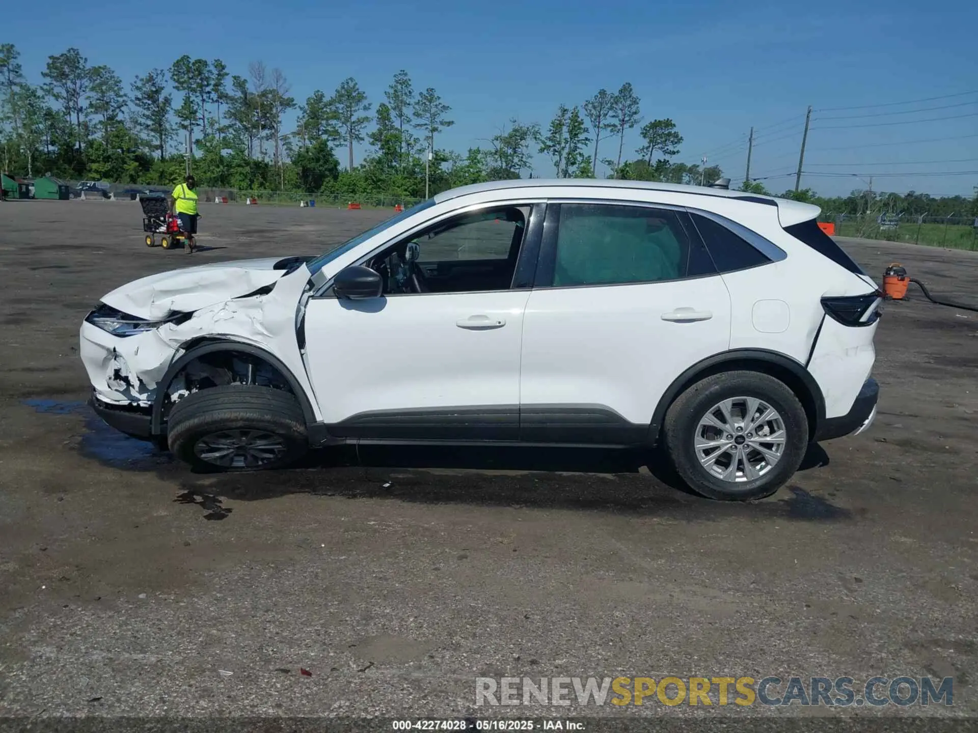 14 Photograph of a damaged car 1FMCU9GN8RUA13572 FORD ESCAPE 2024