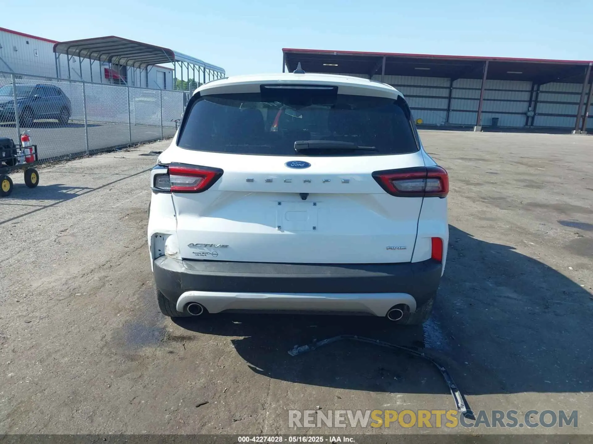 16 Photograph of a damaged car 1FMCU9GN8RUA13572 FORD ESCAPE 2024