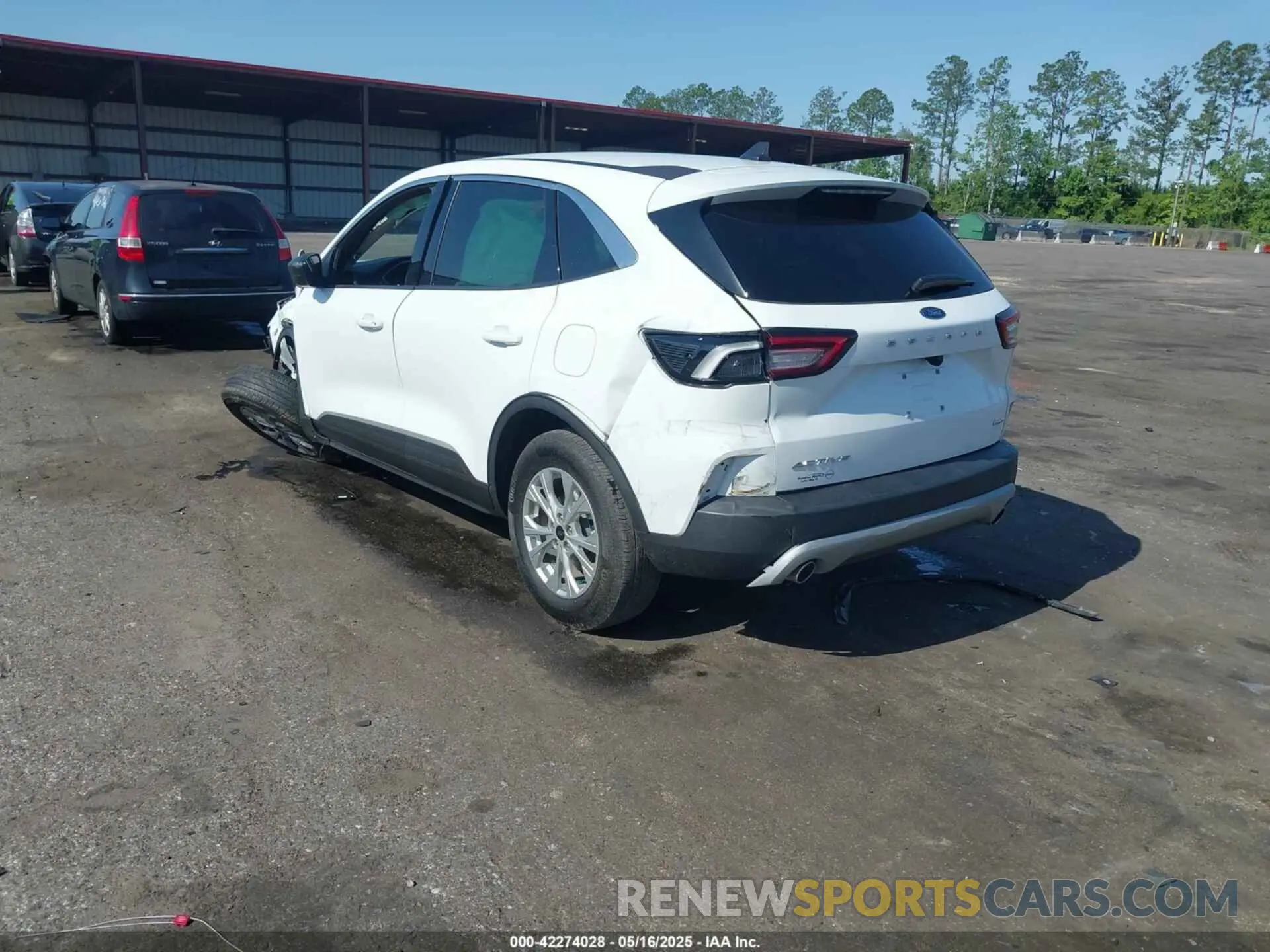 3 Photograph of a damaged car 1FMCU9GN8RUA13572 FORD ESCAPE 2024