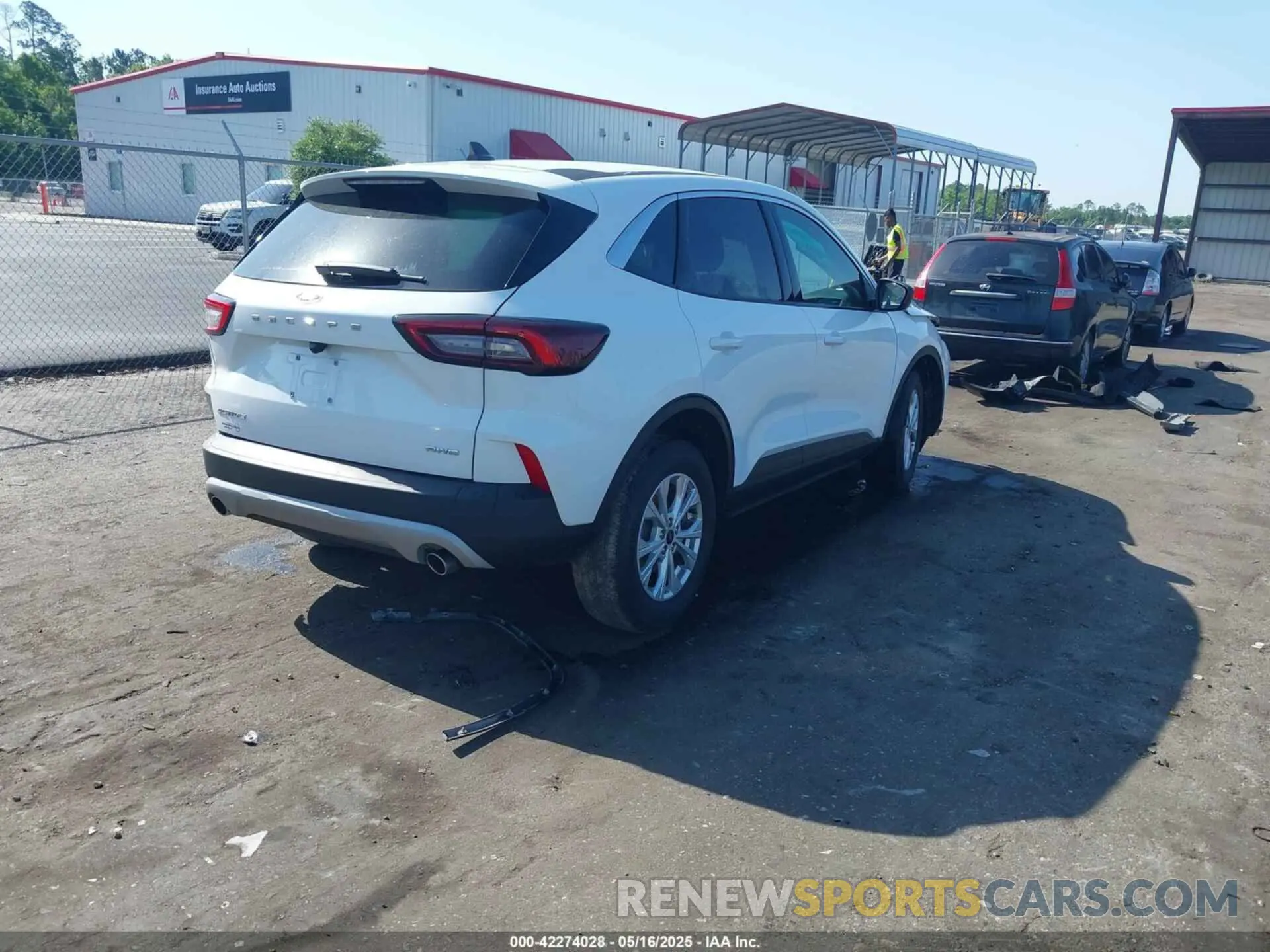 4 Photograph of a damaged car 1FMCU9GN8RUA13572 FORD ESCAPE 2024
