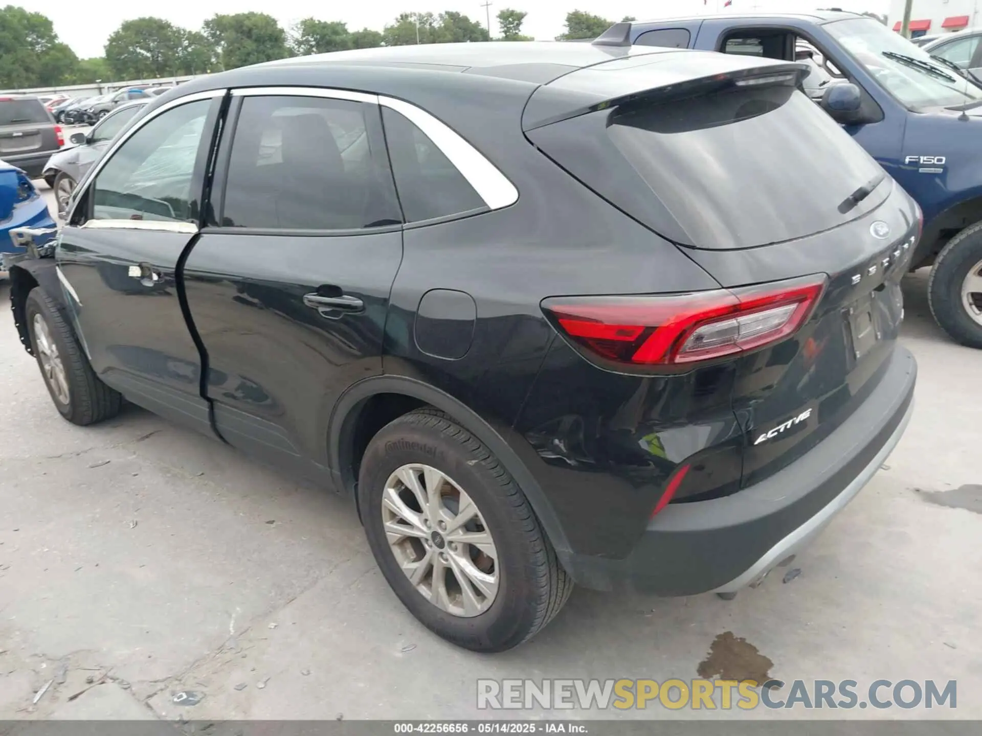3 Photograph of a damaged car 1FMCU9GN8RUA92886 FORD ESCAPE 2024