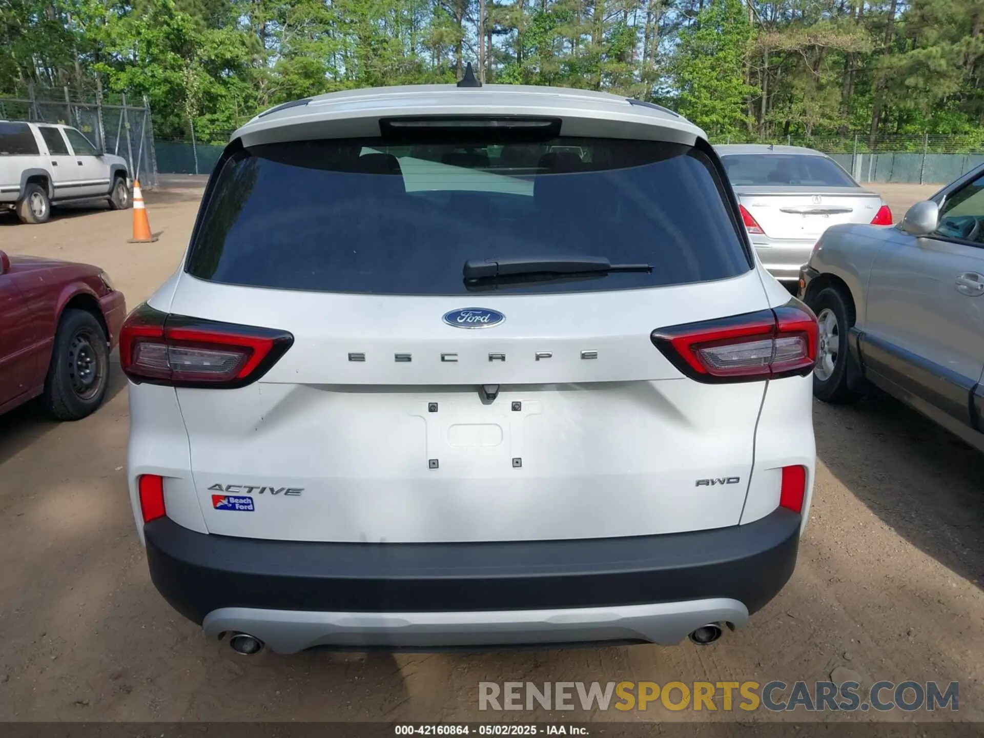 16 Photograph of a damaged car 1FMCU9GN9RUB46907 FORD ESCAPE 2024