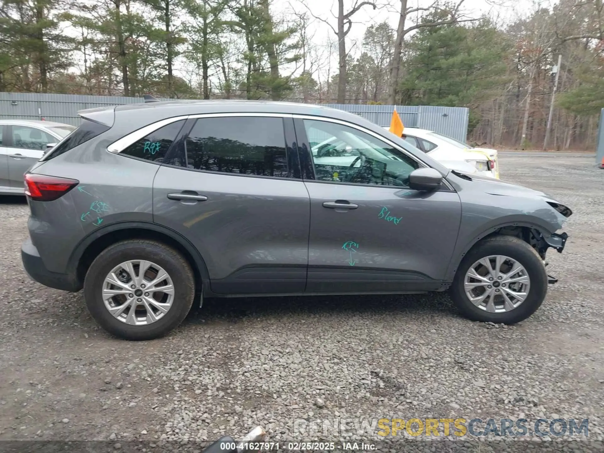 13 Photograph of a damaged car 1FMCU9GNXRUA08583 FORD ESCAPE 2024