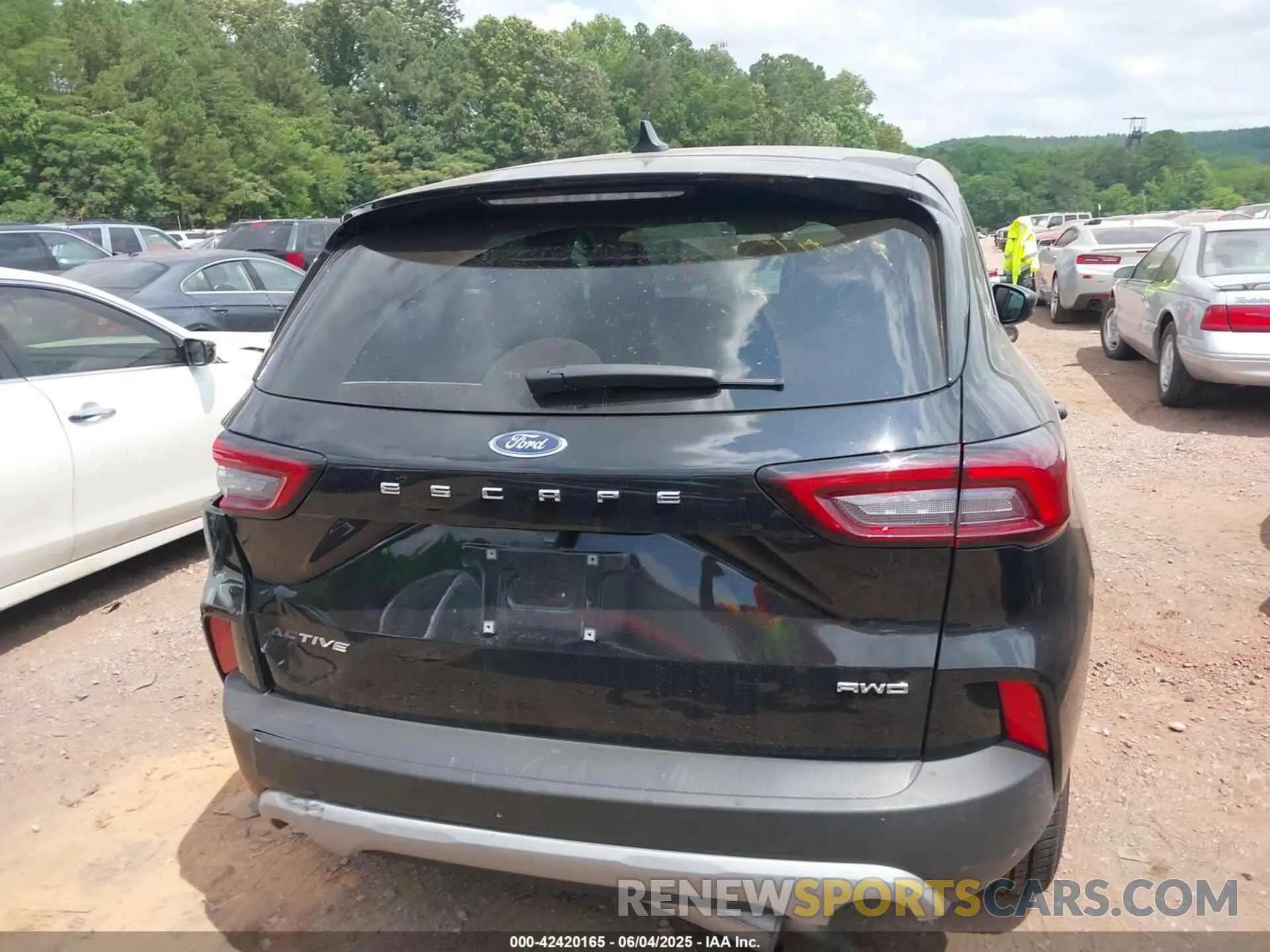 16 Photograph of a damaged car 1FMCU9GNXRUA24377 FORD ESCAPE 2024