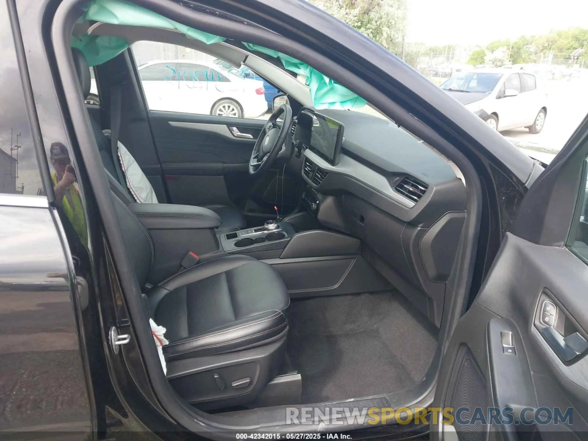 5 Photograph of a damaged car 1FMCU9JA2RUA35721 FORD ESCAPE 2024
