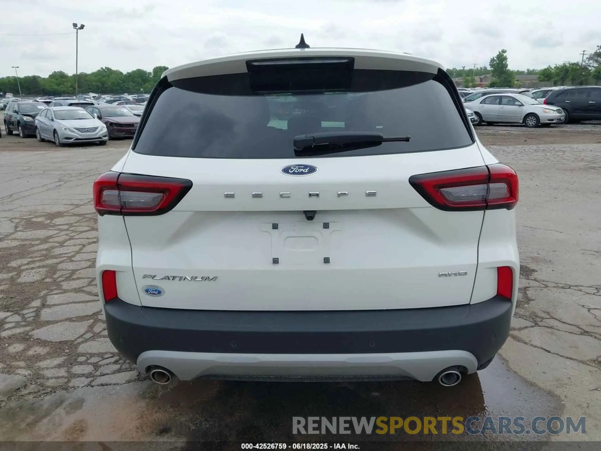 16 Photograph of a damaged car 1FMCU9JA6RUA20557 FORD ESCAPE 2024