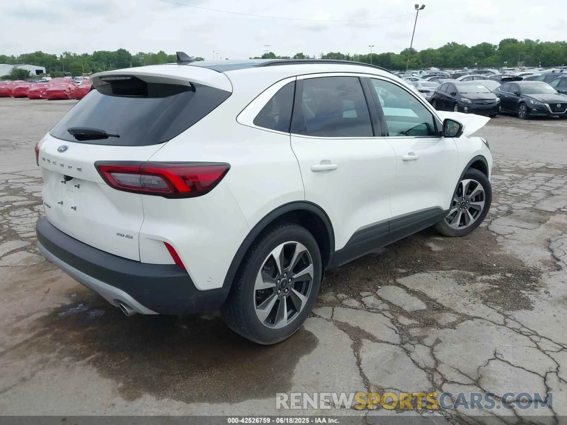 4 Photograph of a damaged car 1FMCU9JA6RUA20557 FORD ESCAPE 2024