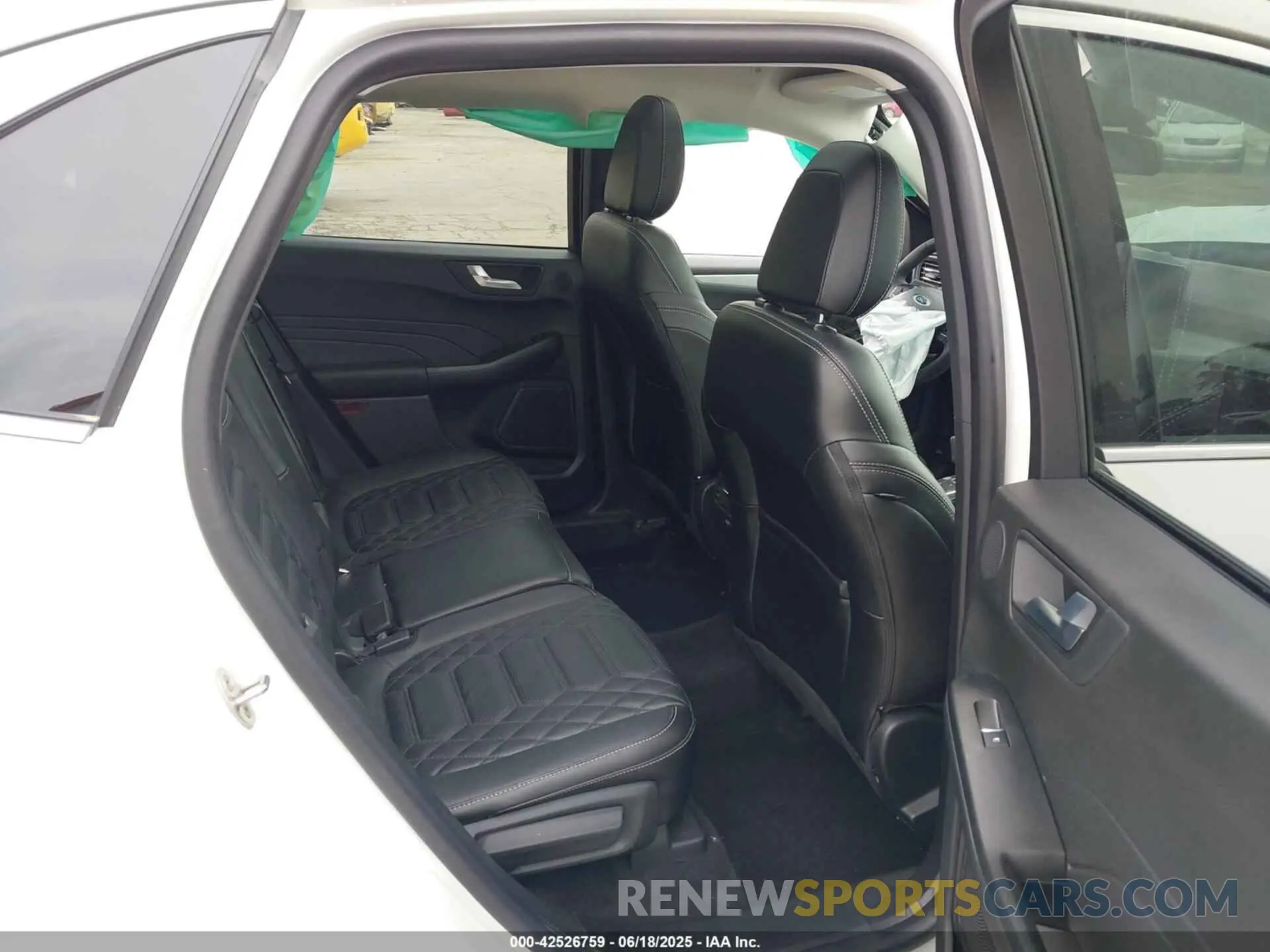 8 Photograph of a damaged car 1FMCU9JA6RUA20557 FORD ESCAPE 2024