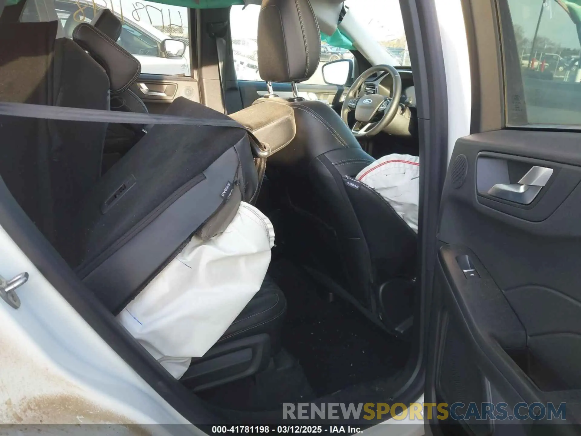 8 Photograph of a damaged car 1FMCU9JAXRUB29166 FORD ESCAPE 2024