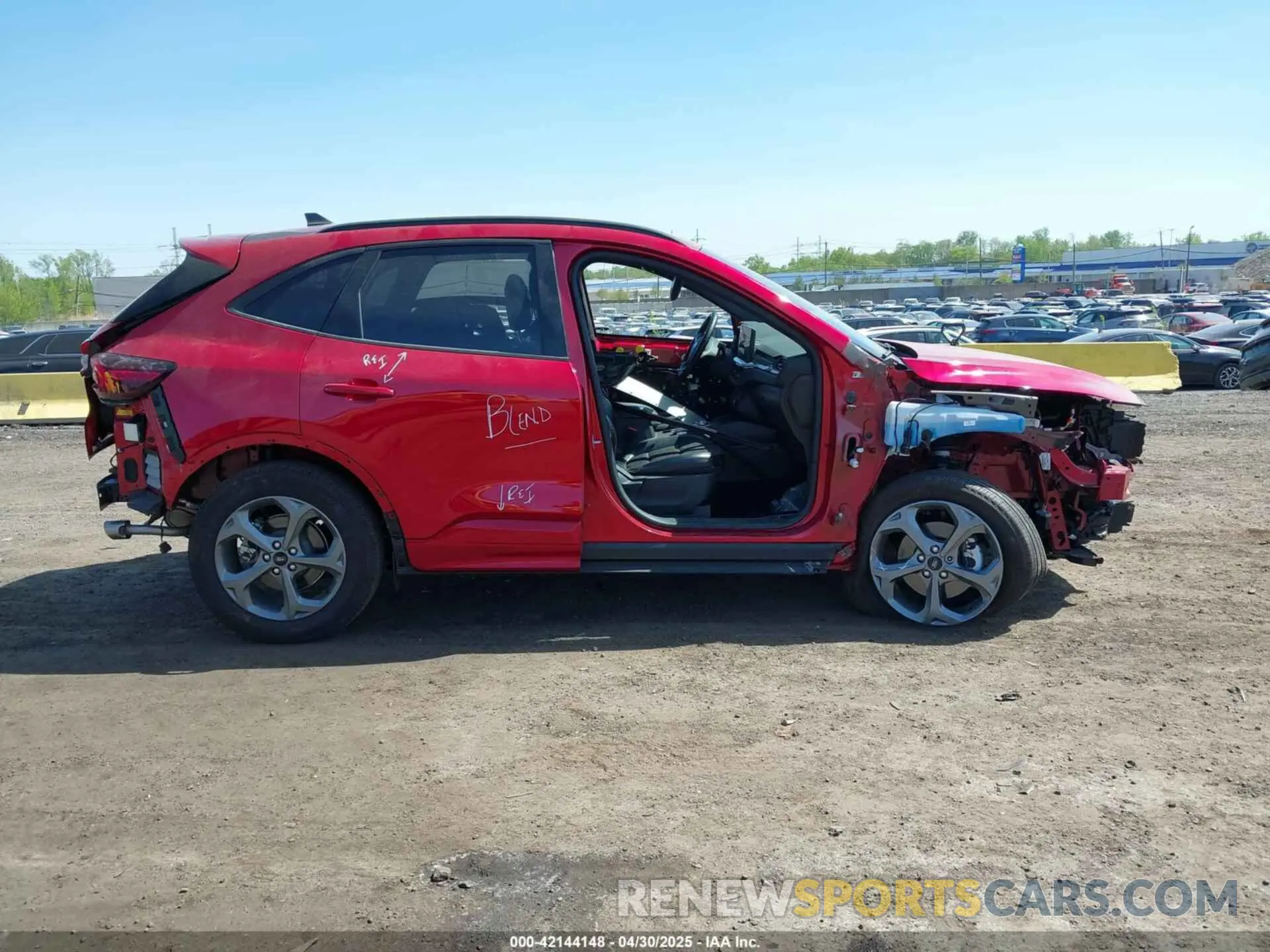 13 Photograph of a damaged car 1FMCU9MN0RUB00628 FORD ESCAPE 2024