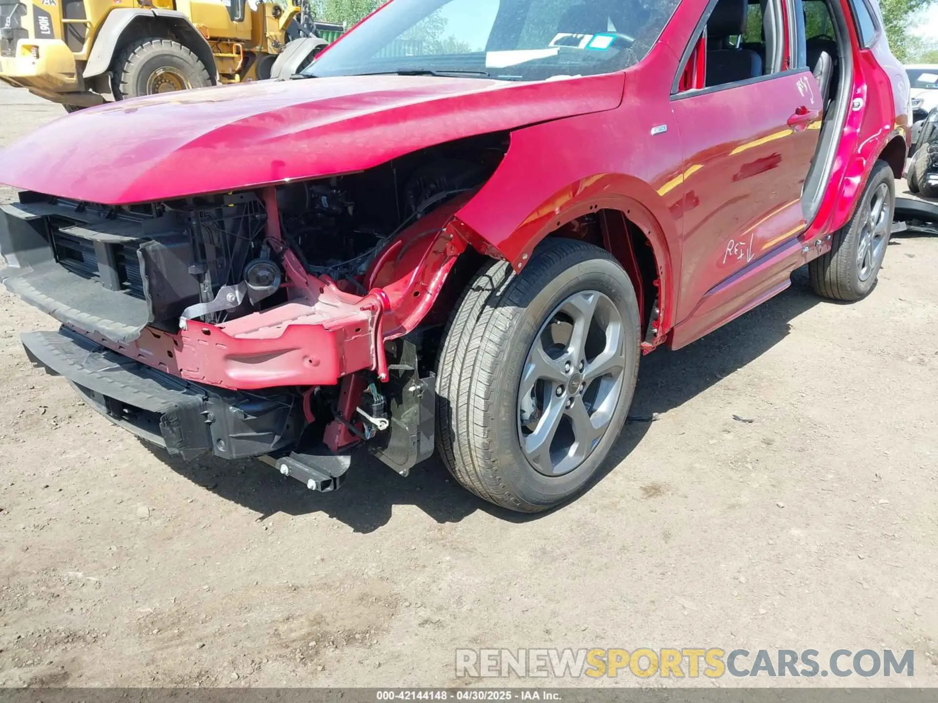 17 Photograph of a damaged car 1FMCU9MN0RUB00628 FORD ESCAPE 2024