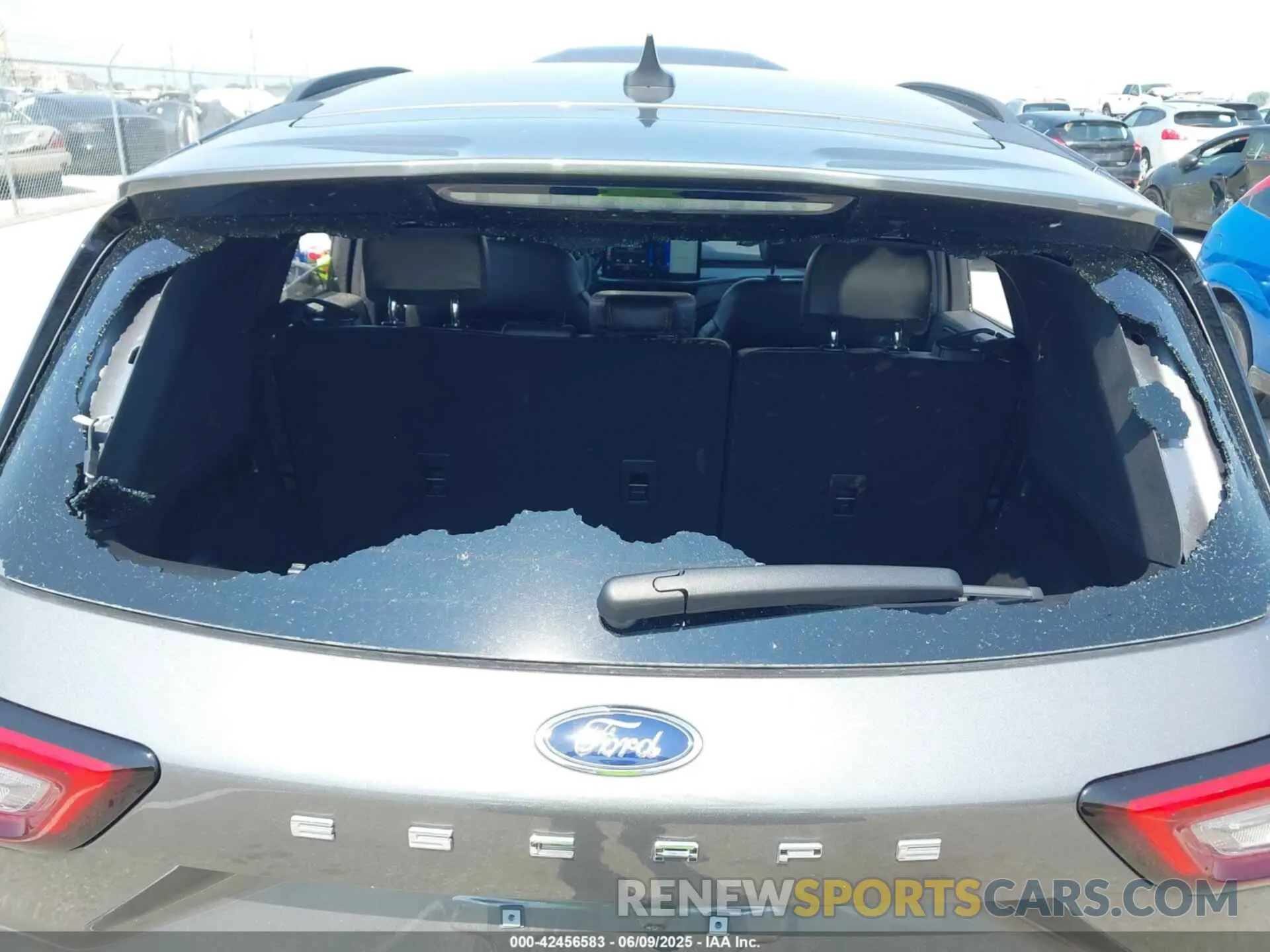 6 Photograph of a damaged car 1FMCU9MN1RUB05482 FORD ESCAPE 2024