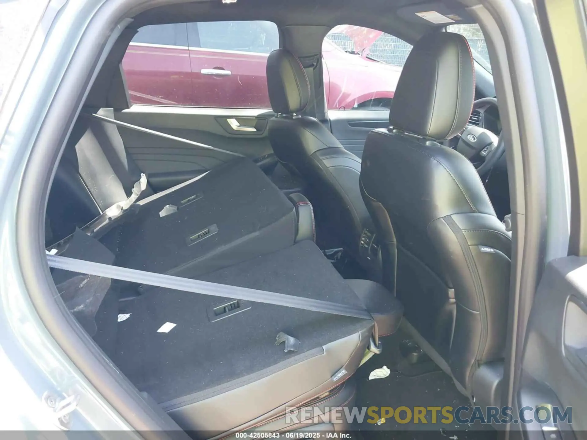 8 Photograph of a damaged car 1FMCU9MN2RUB52116 FORD ESCAPE 2024