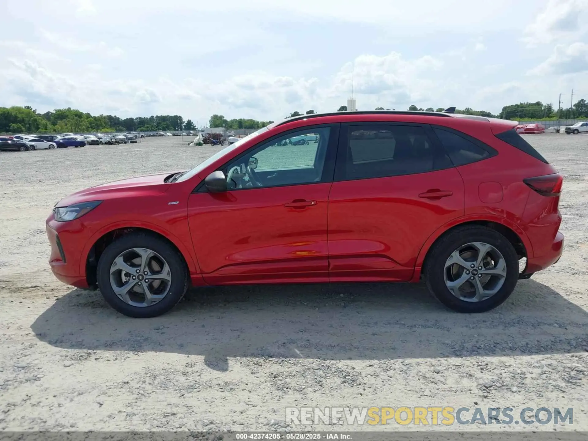 14 Photograph of a damaged car 1FMCU9MN4RUA53135 FORD ESCAPE 2024