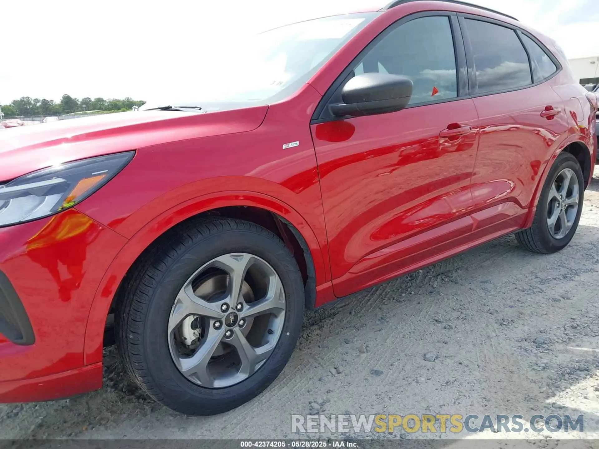 6 Photograph of a damaged car 1FMCU9MN4RUA53135 FORD ESCAPE 2024