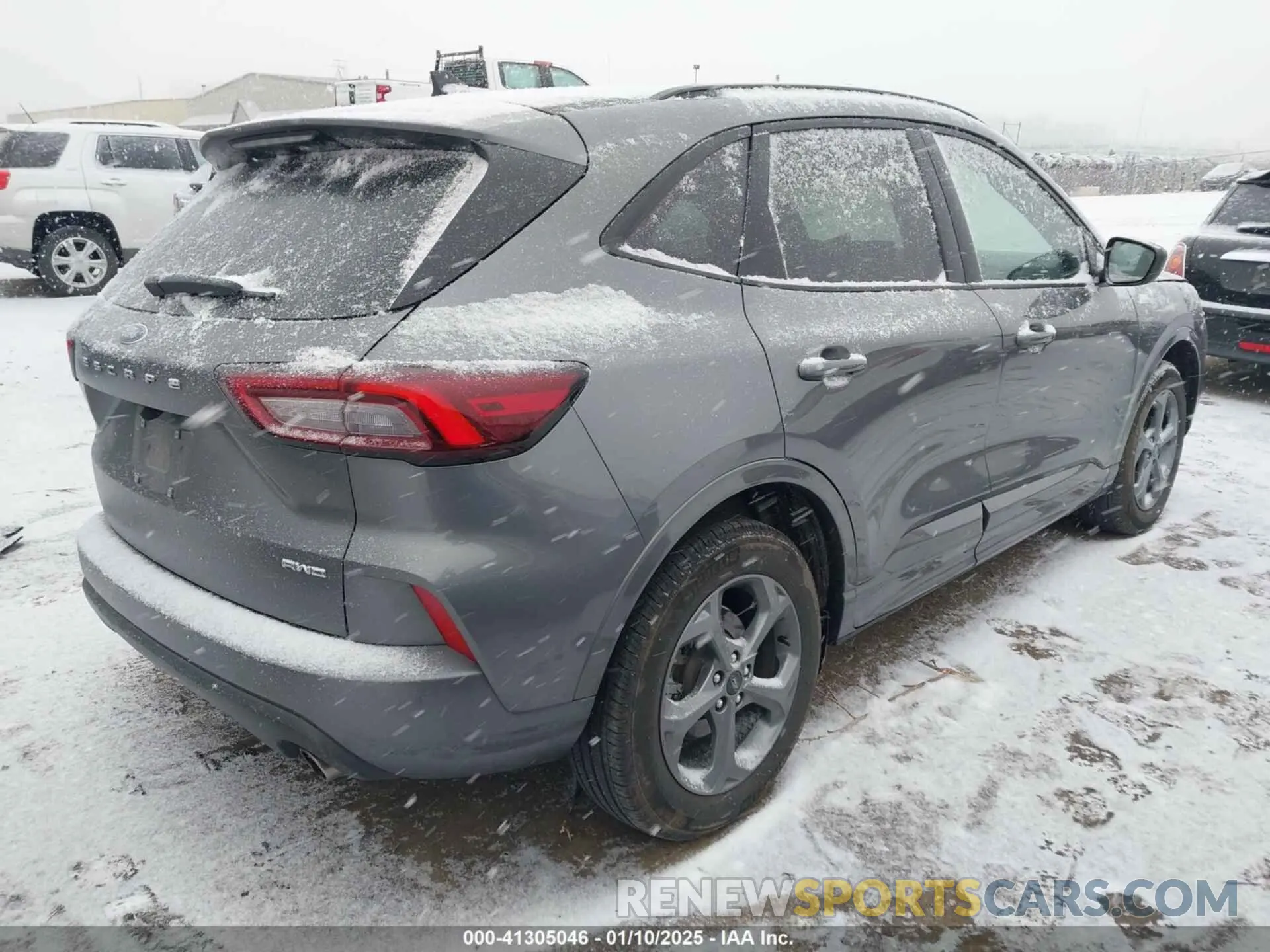 4 Photograph of a damaged car 1FMCU9MN5RUA12545 FORD ESCAPE 2024