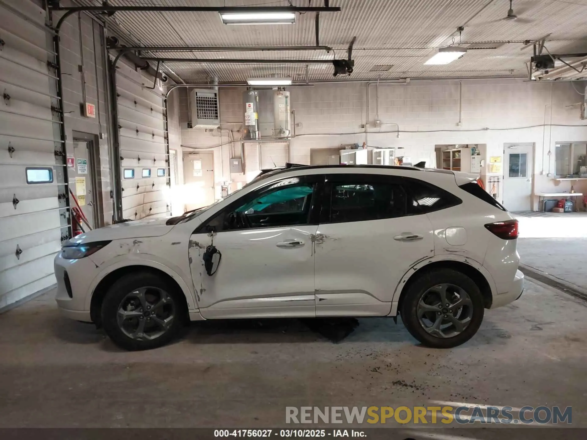 15 Photograph of a damaged car 1FMCU9MN6RUA17270 FORD ESCAPE 2024