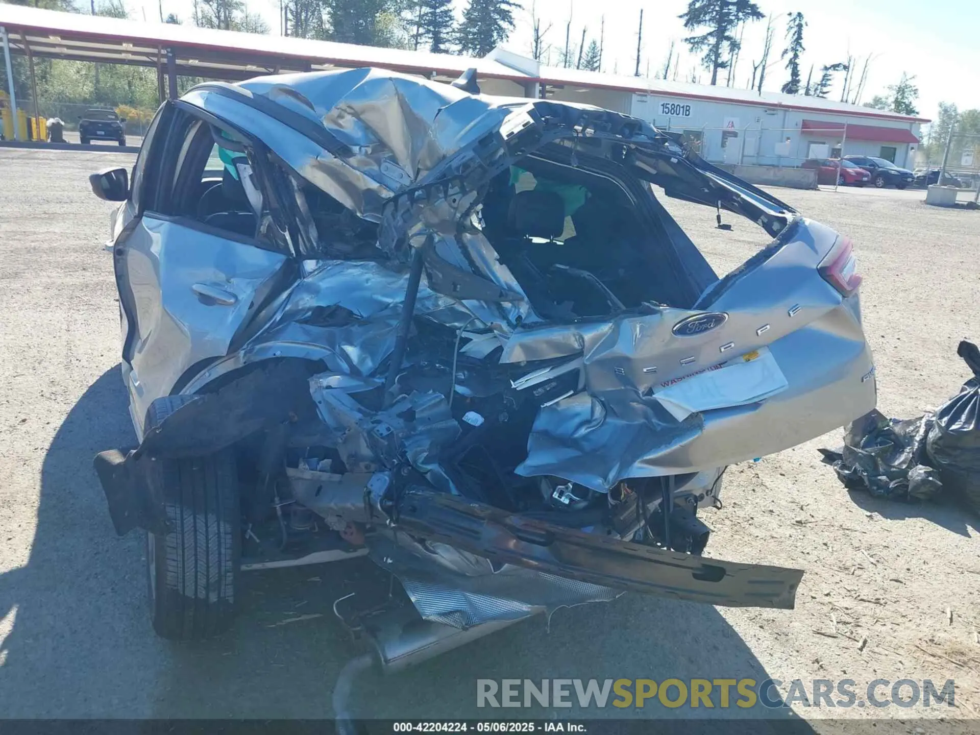 16 Photograph of a damaged car 1FMCU9MN6RUA24199 FORD ESCAPE 2024