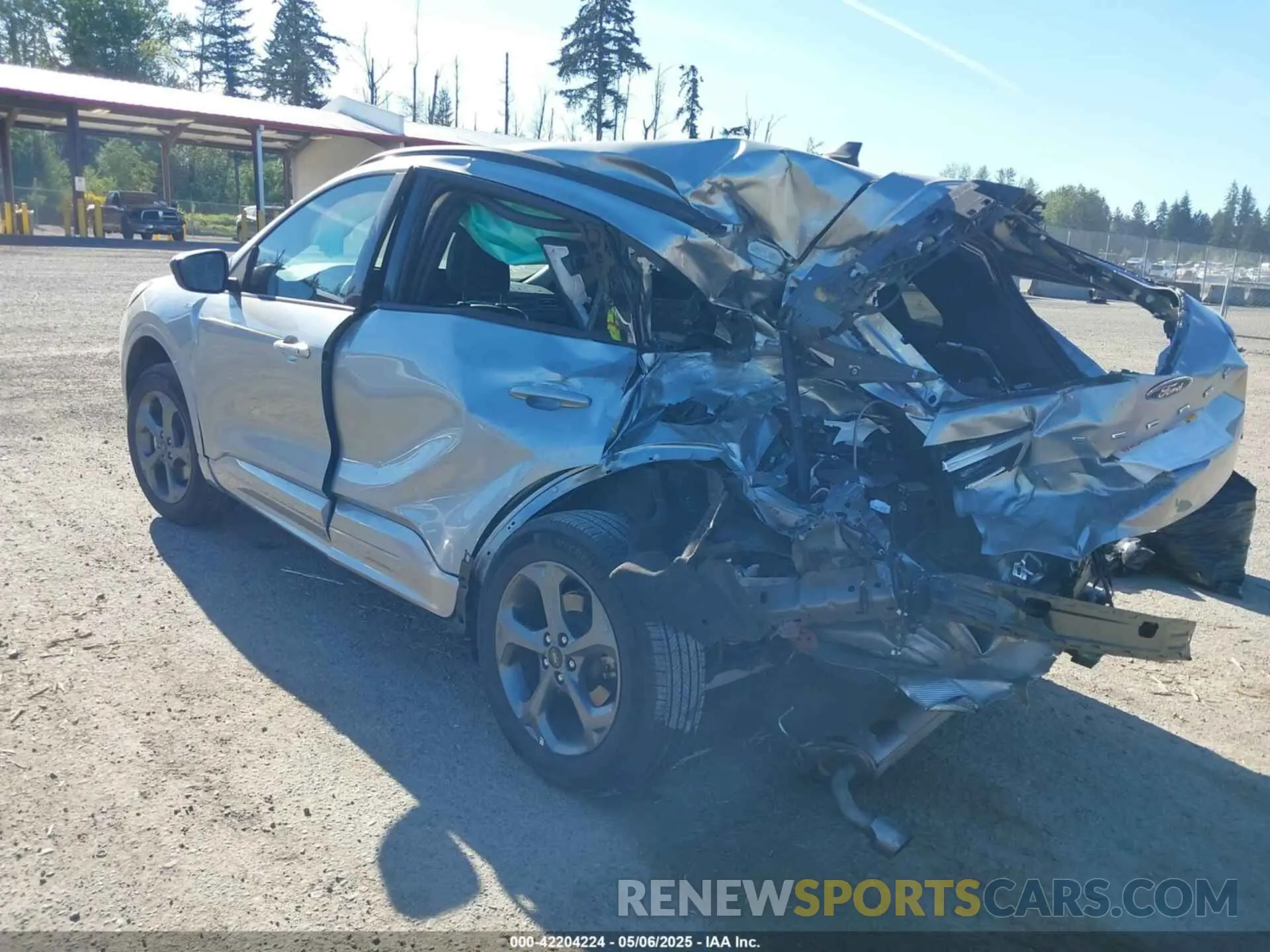3 Photograph of a damaged car 1FMCU9MN6RUA24199 FORD ESCAPE 2024