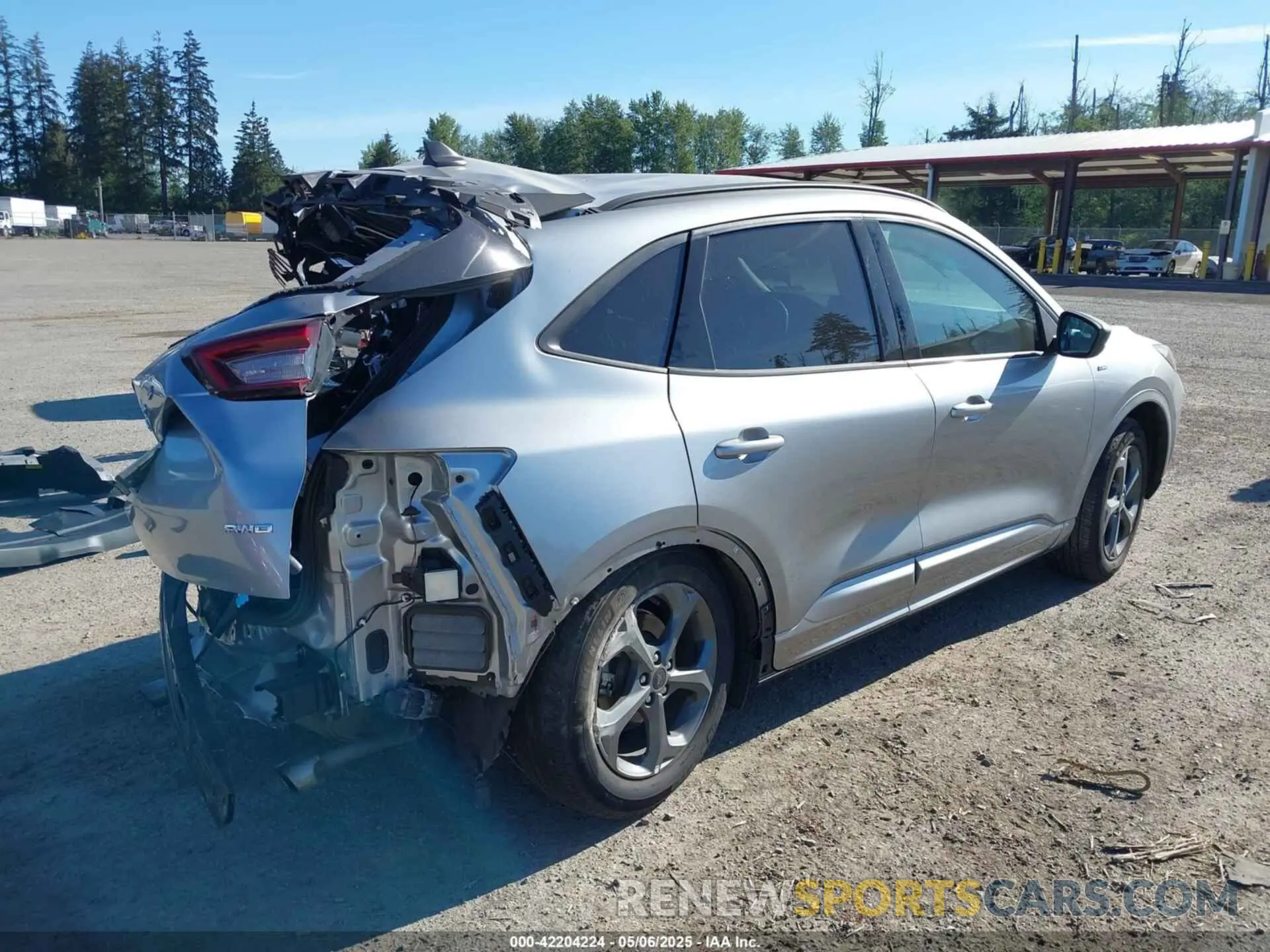4 Photograph of a damaged car 1FMCU9MN6RUA24199 FORD ESCAPE 2024