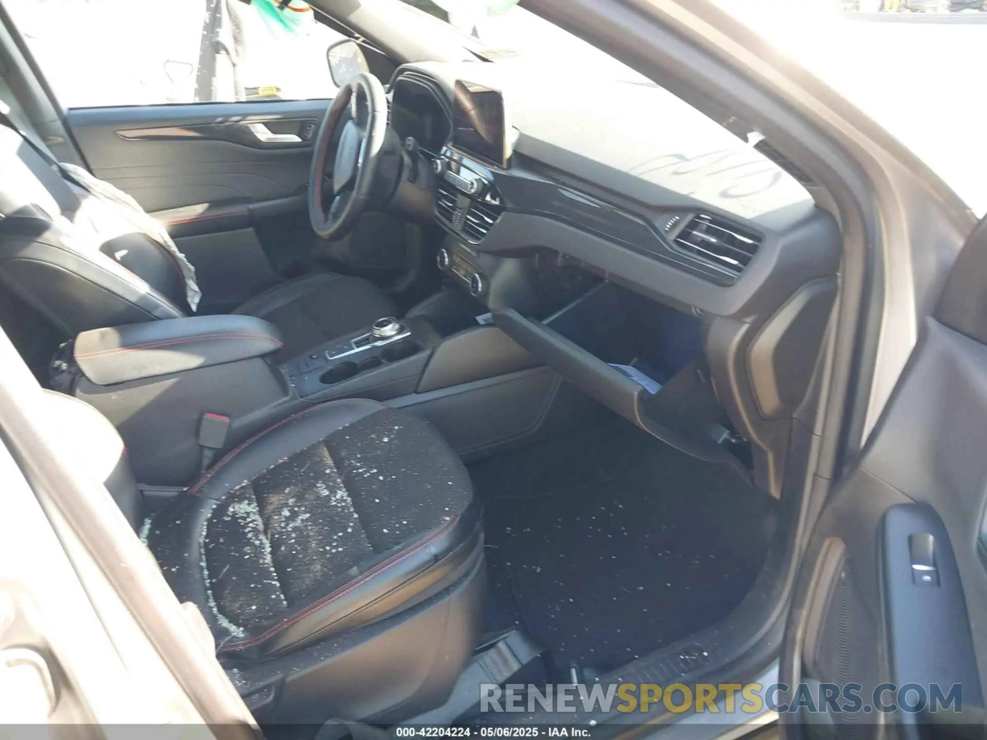 5 Photograph of a damaged car 1FMCU9MN6RUA24199 FORD ESCAPE 2024
